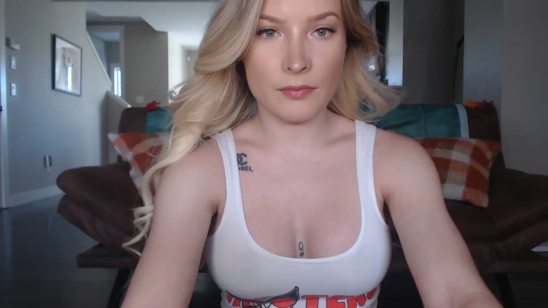 Gallery image thumbnail from AlexisWildest's myfreecams stream on, 10/19/2025, 20:56 image 1 of 20