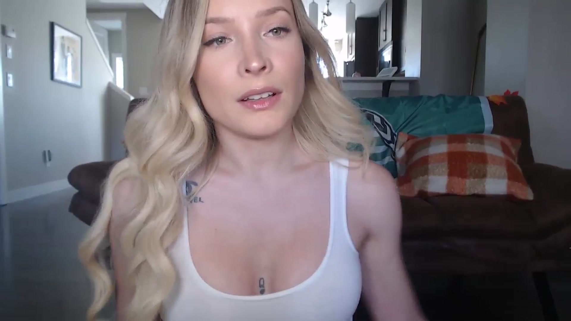 Gallery image thumbnail from AlexisWildest's myfreecams stream on, 10/19/2025, 20:56 image 9 of 20