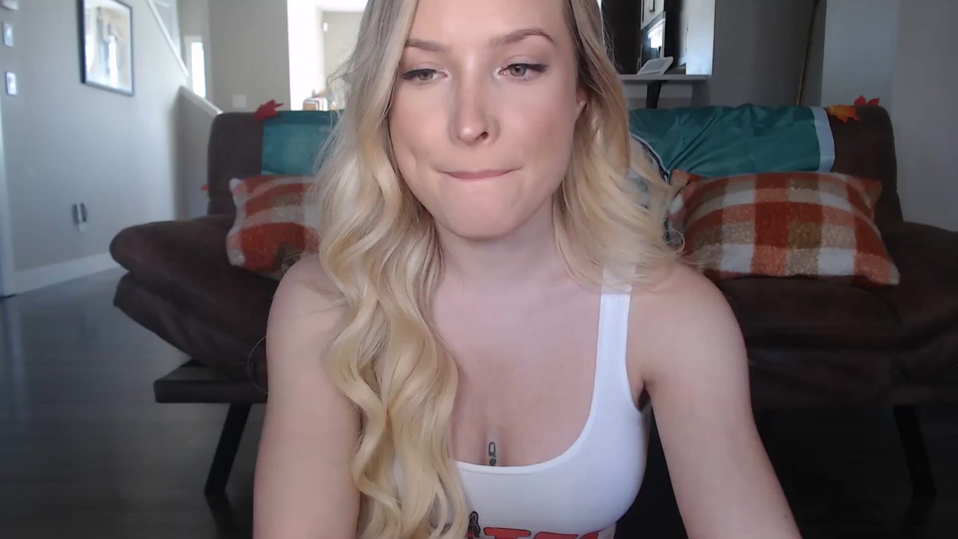 Gallery image thumbnail from AlexisWildest's myfreecams stream on, 10/19/2025, 20:56 image 10 of 20