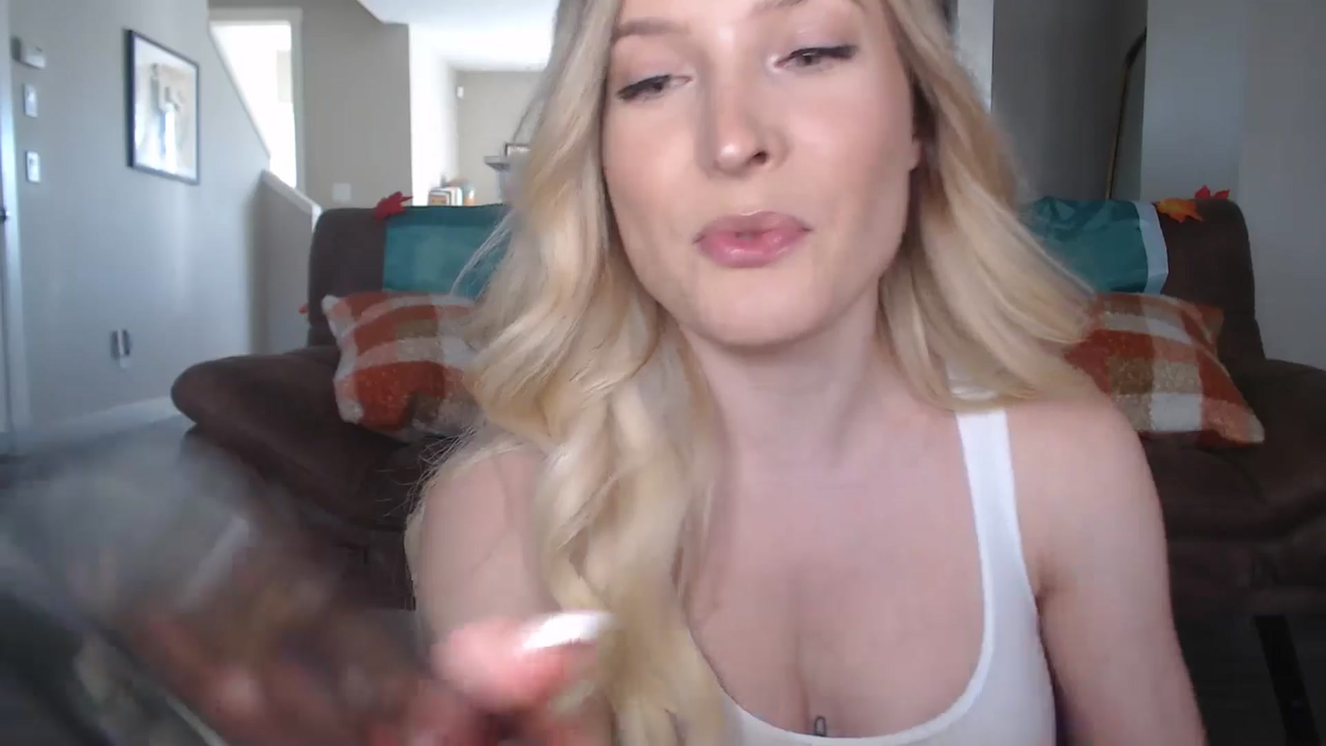 Gallery image thumbnail from AlexisWildest's myfreecams stream on, 10/19/2025, 20:56 image 17 of 20