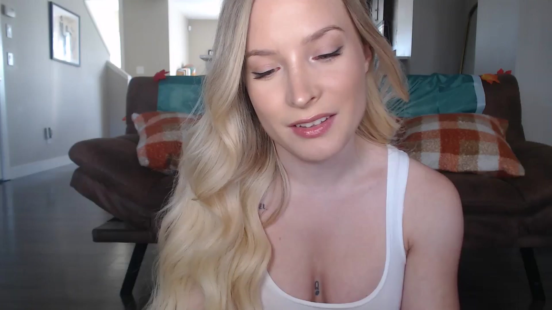 Gallery image thumbnail from AlexisWildest's myfreecams stream on, 10/19/2025, 20:56 image 19 of 20