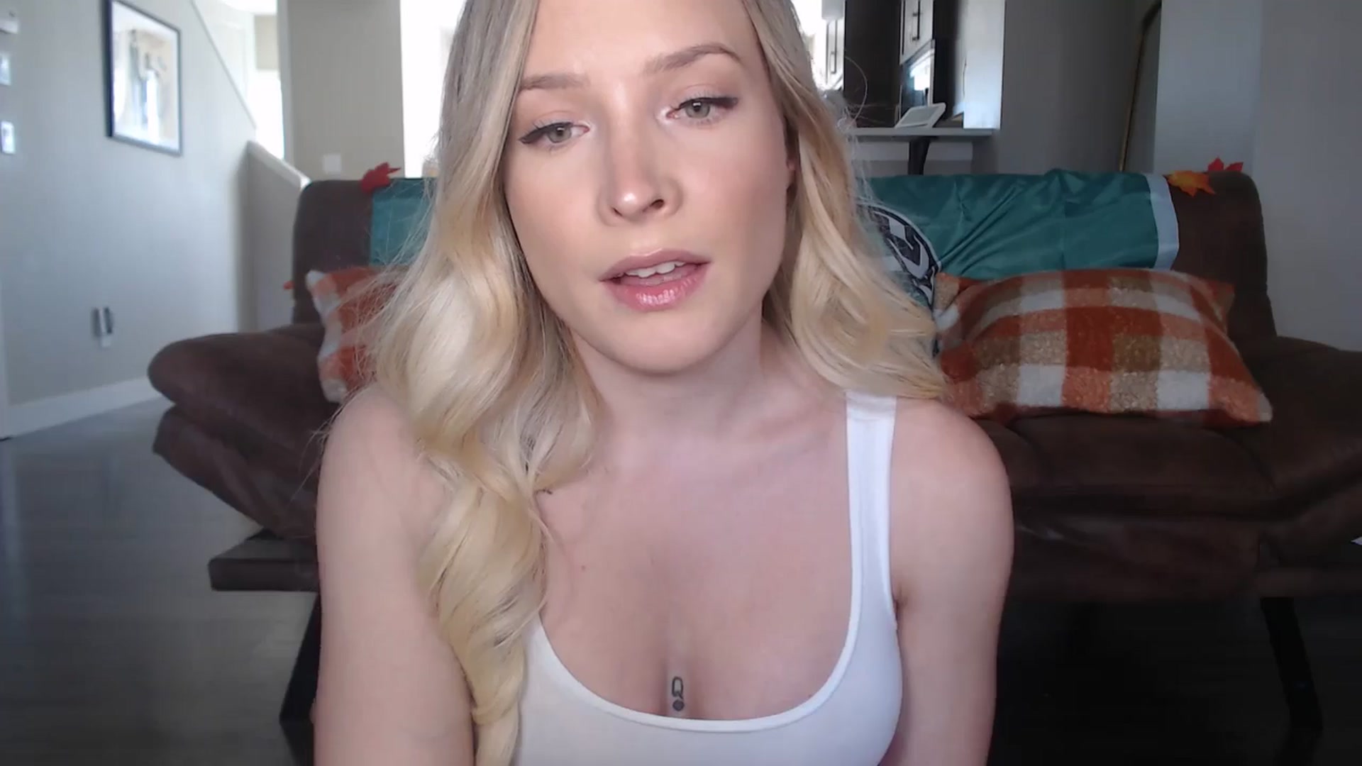 Gallery image thumbnail from AlexisWildest's myfreecams stream on, 10/19/2025, 20:56 image 13 of 20