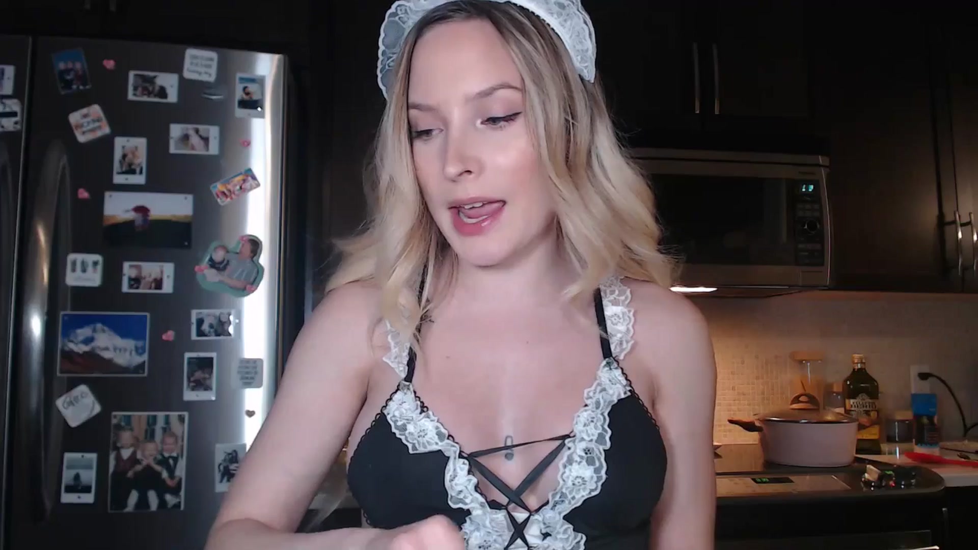 Gallery image thumbnail from AlexisWildest's myfreecams stream on, 10/24/2025, 04:10 image 13 of 20