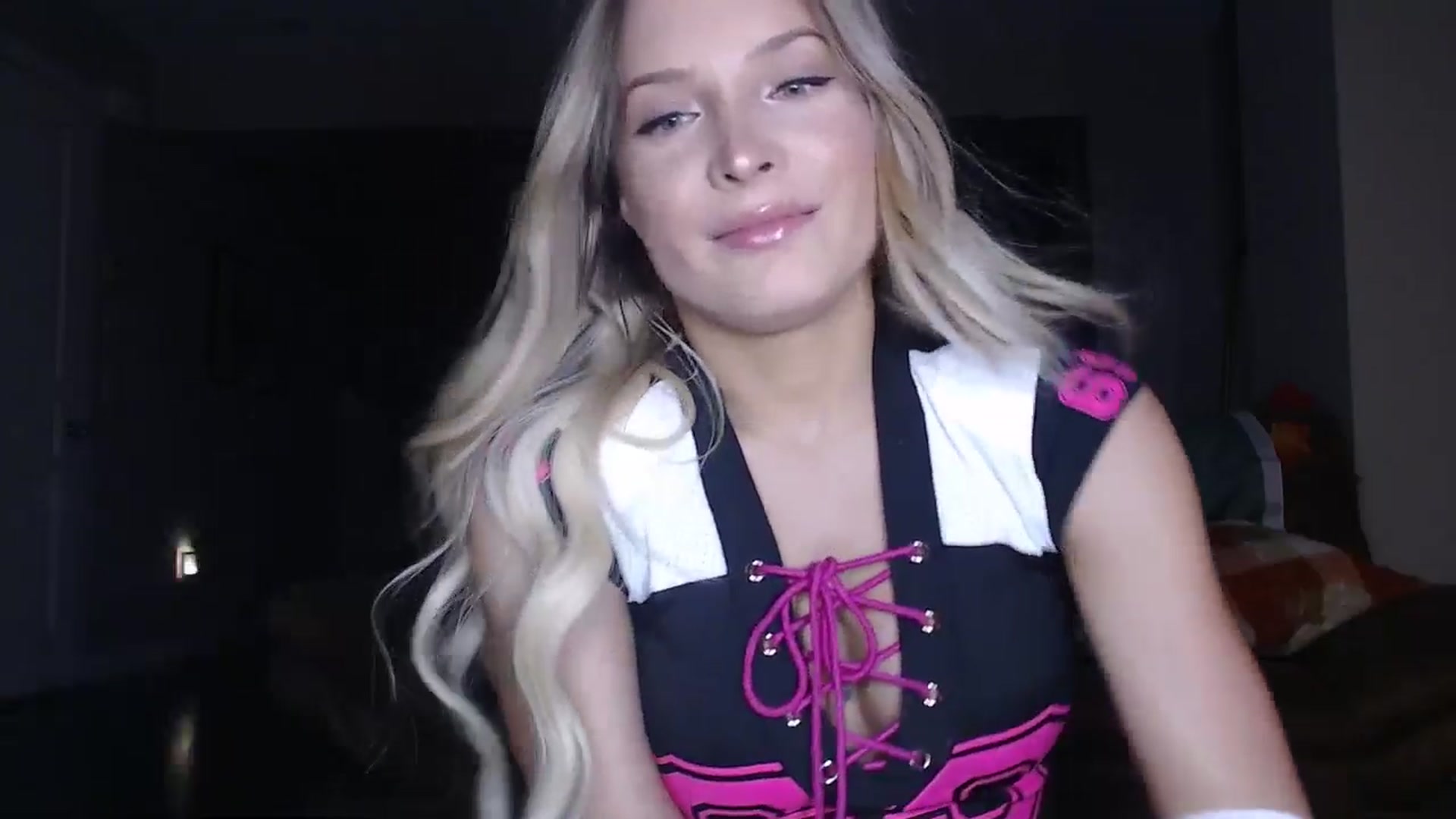 Gallery image thumbnail from AlexisWildest's myfreecams stream on, 10/26/2025, 24:02 image 11 of 20