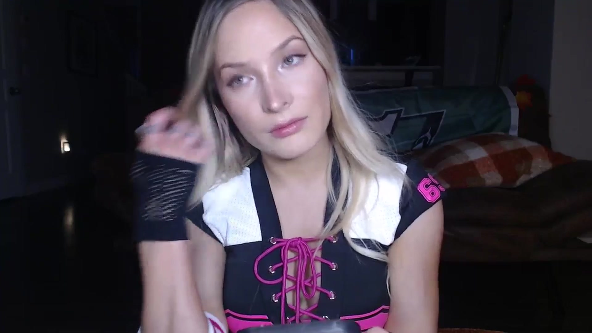Gallery image thumbnail from AlexisWildest's myfreecams stream on, 10/26/2025, 24:02 image 9 of 20