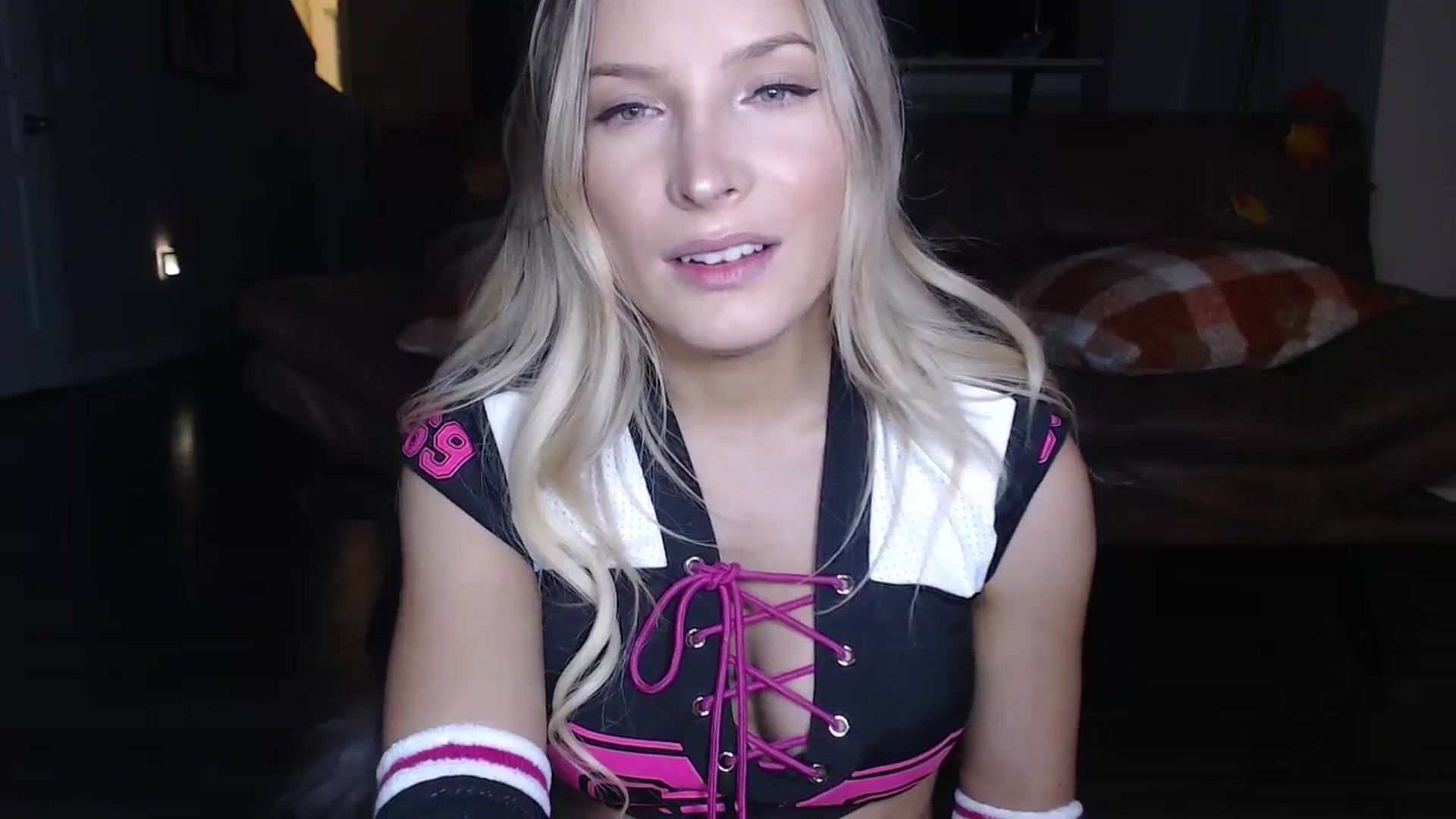 Gallery image thumbnail from AlexisWildest's myfreecams stream on, 10/26/2025, 24:02 image 17 of 20