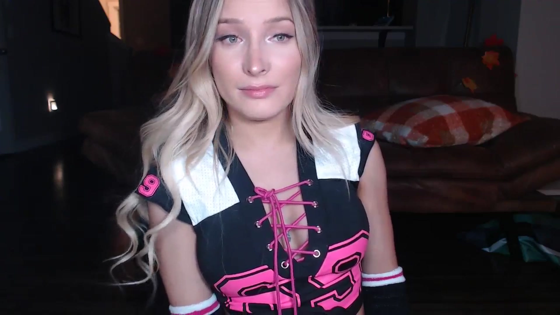 Gallery image thumbnail from AlexisWildest's myfreecams stream on, 10/26/2025, 04:05 image 15 of 20