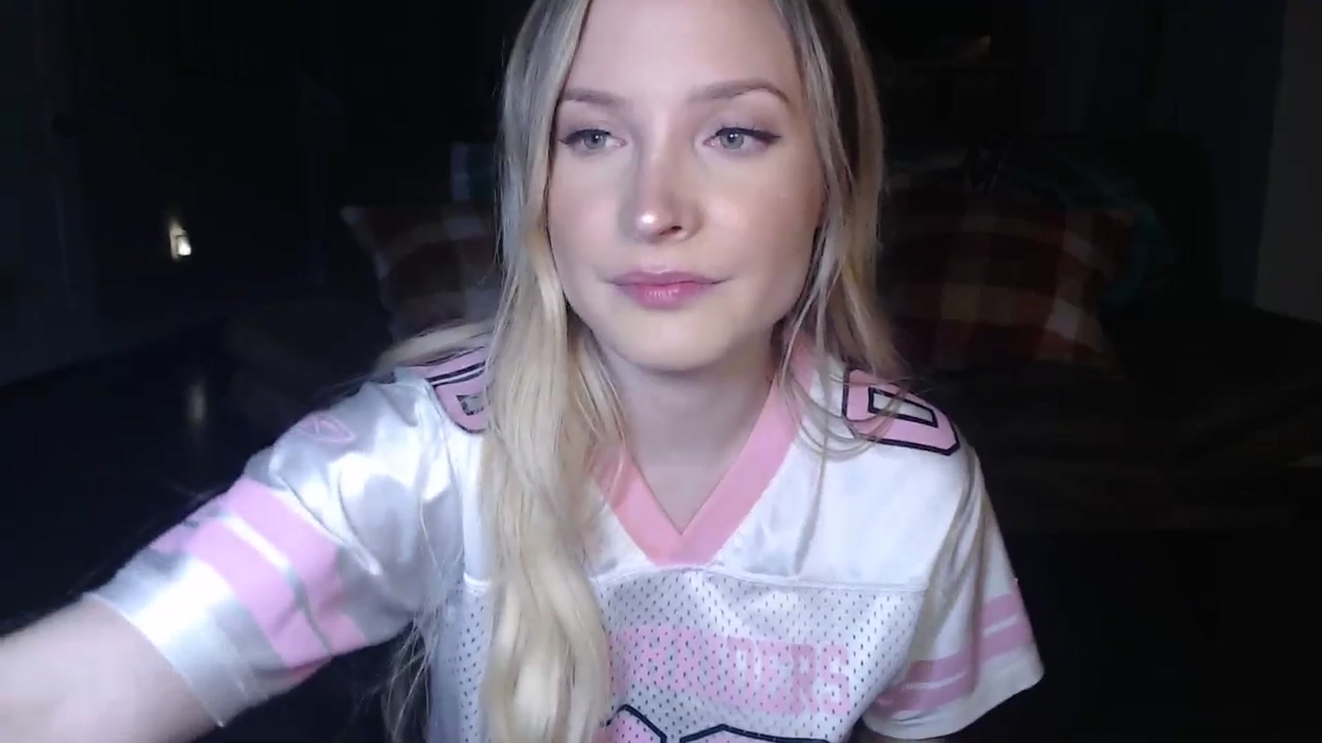 Gallery image thumbnail from AlexisWildest's myfreecams stream on, 11/12/2025, 05:12 image 18 of 20