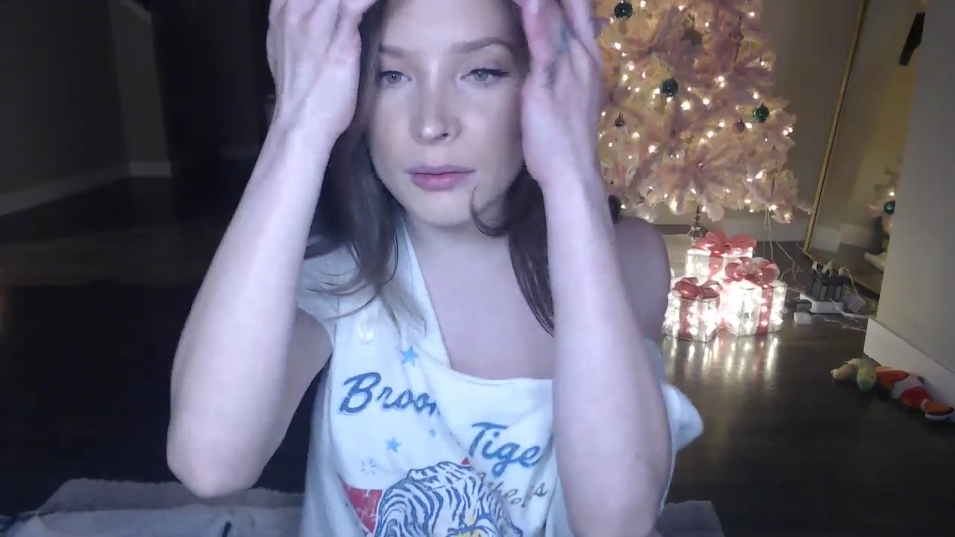 Gallery image thumbnail from AlexisWildest's myfreecams stream on, 12/13/2025, 05:03 image 15 of 20