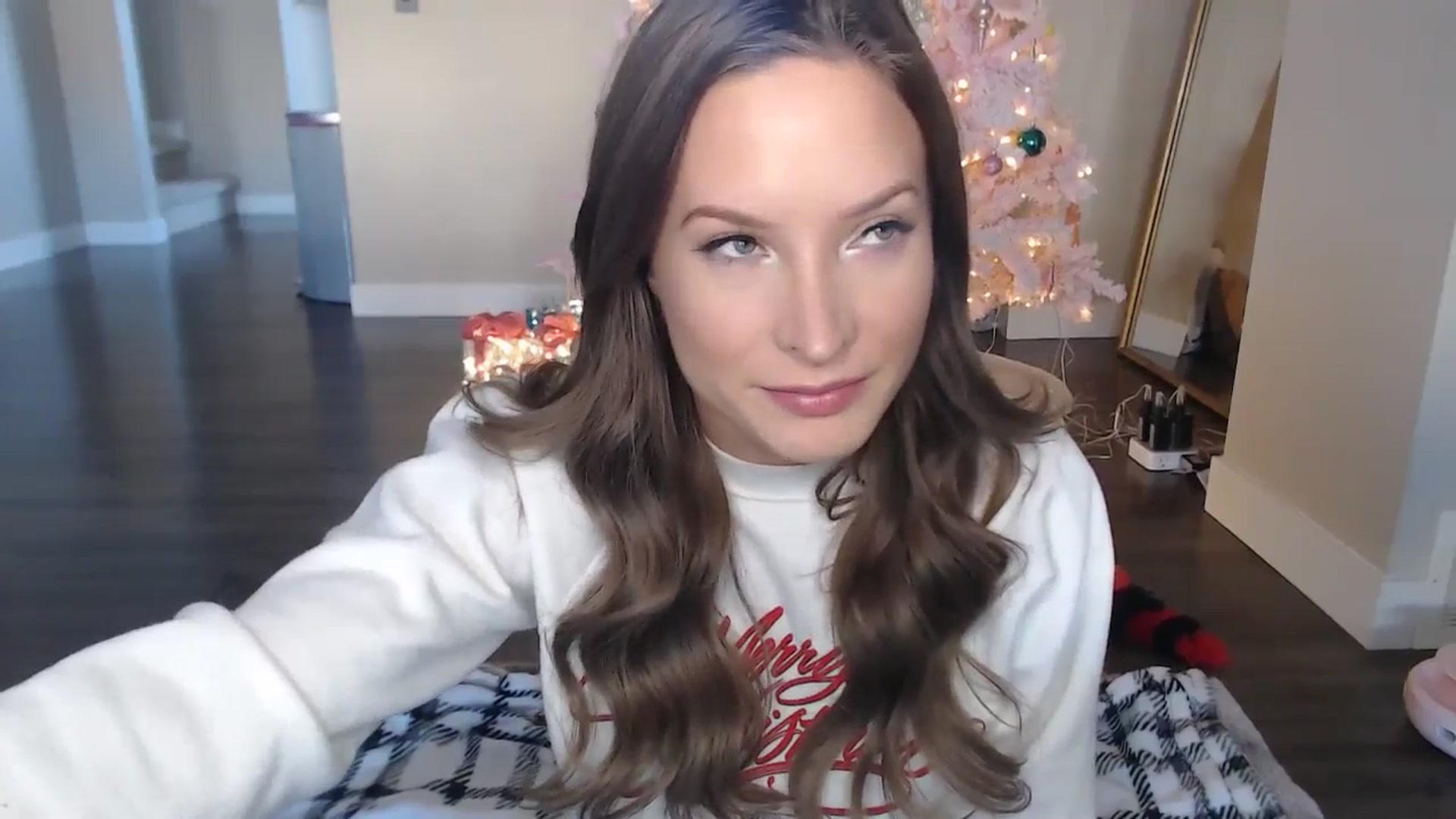 Gallery image thumbnail from AlexisWildest's myfreecams stream on, 12/21/2025, 21:22 image 4 of 20