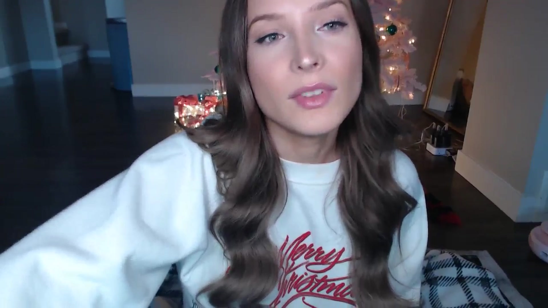 Gallery image thumbnail from AlexisWildest's myfreecams stream on, 12/21/2025, 23:27 image 17 of 20