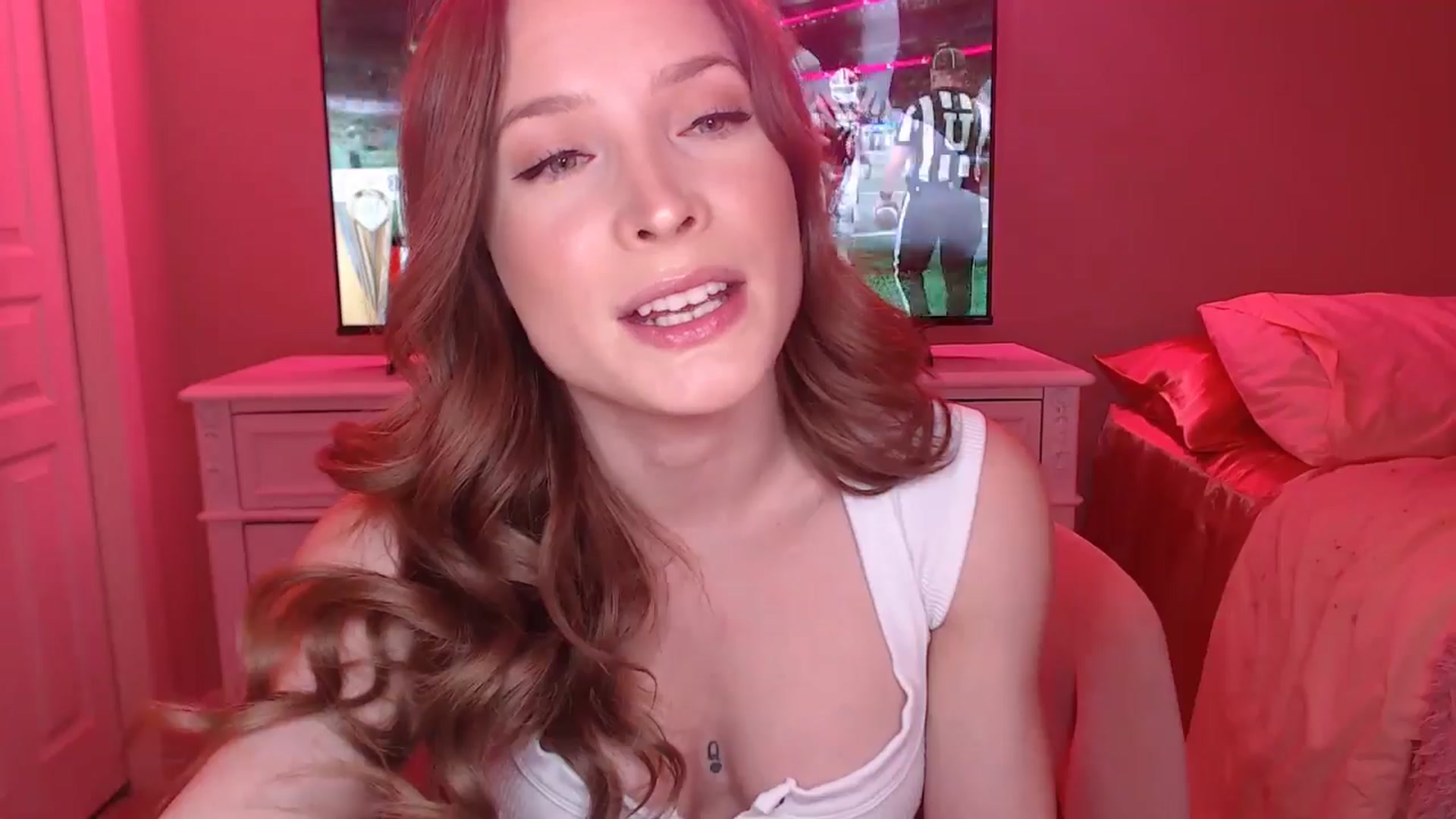 Gallery image thumbnail from AlexisWildest's myfreecams stream on, 01/10/2026, 03:33 image 10 of 20