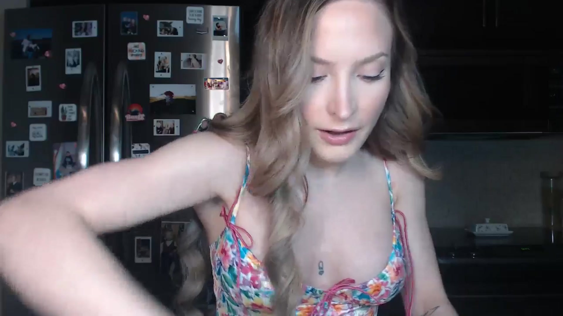 Gallery image thumbnail from AlexisWildest's myfreecams stream on, 03/21/2026, 03:16 image 12 of 20