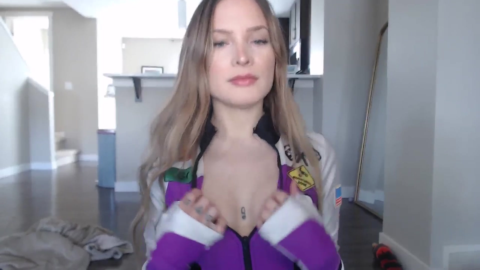 Gallery image thumbnail from AlexisWildest's myfreecams stream on, 04/19/2026, 21:16 image 13 of 20