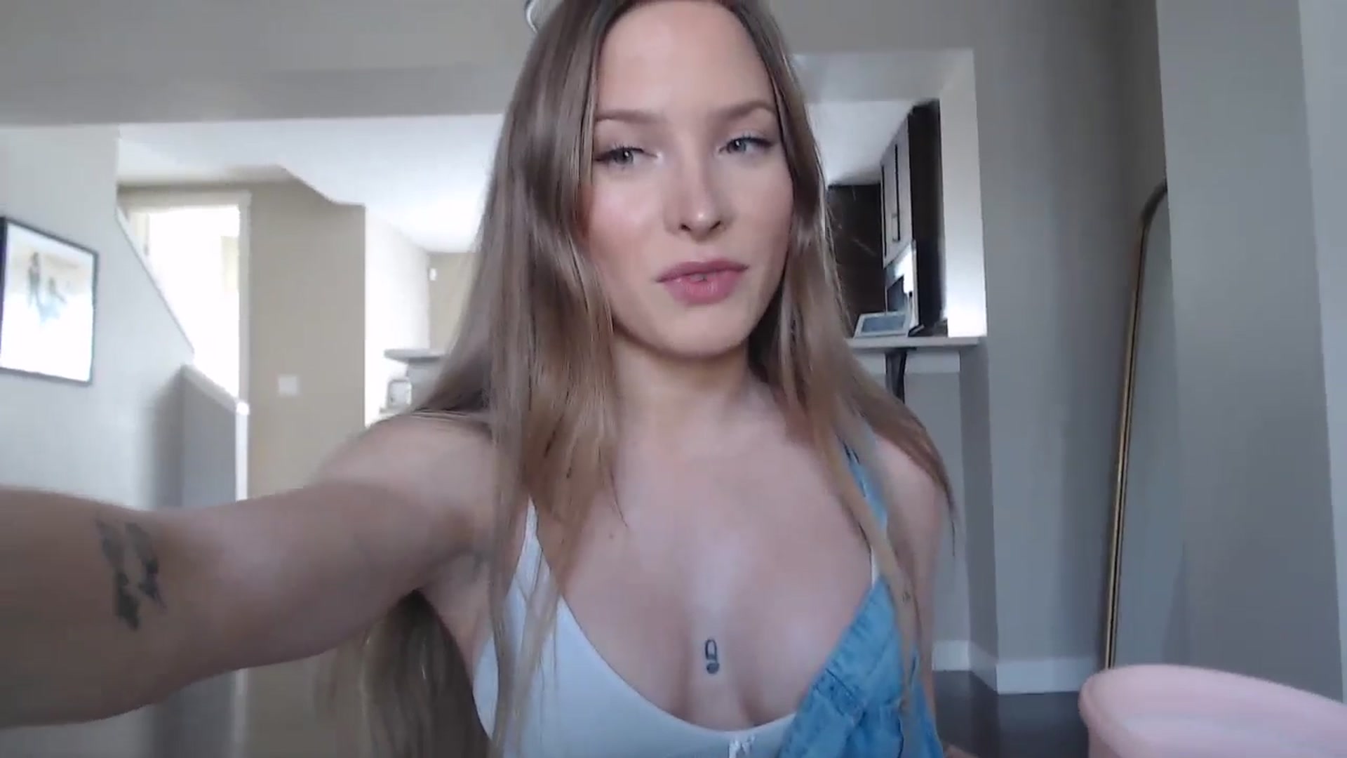 Gallery image thumbnail from AlexisWildest's myfreecams stream on, 04/30/2026, 24:54 image 3 of 20