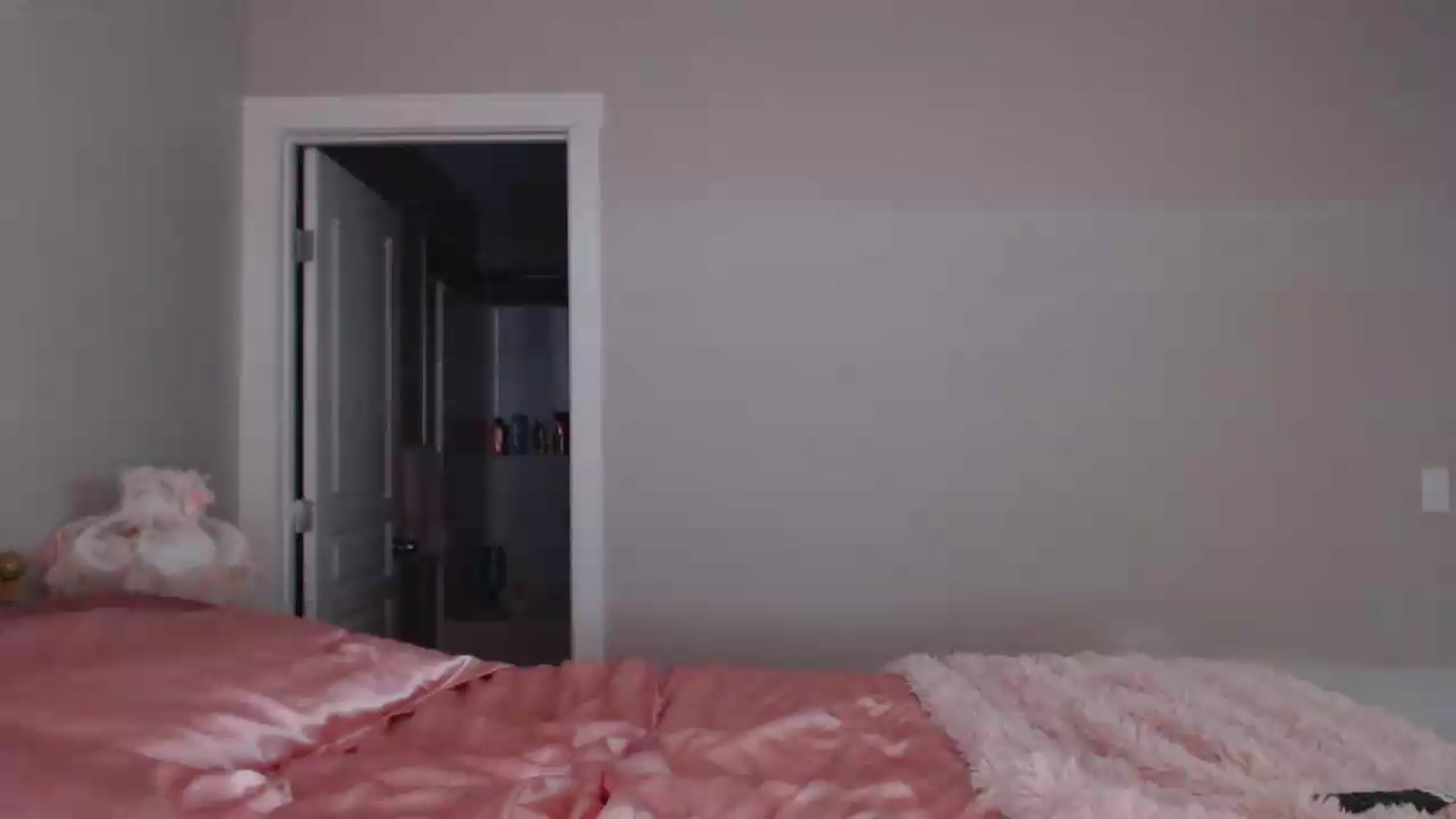 Gallery image thumbnail from AlexisWildest's myfreecams stream on, 05/19/2026, 23:45 image 20 of 20