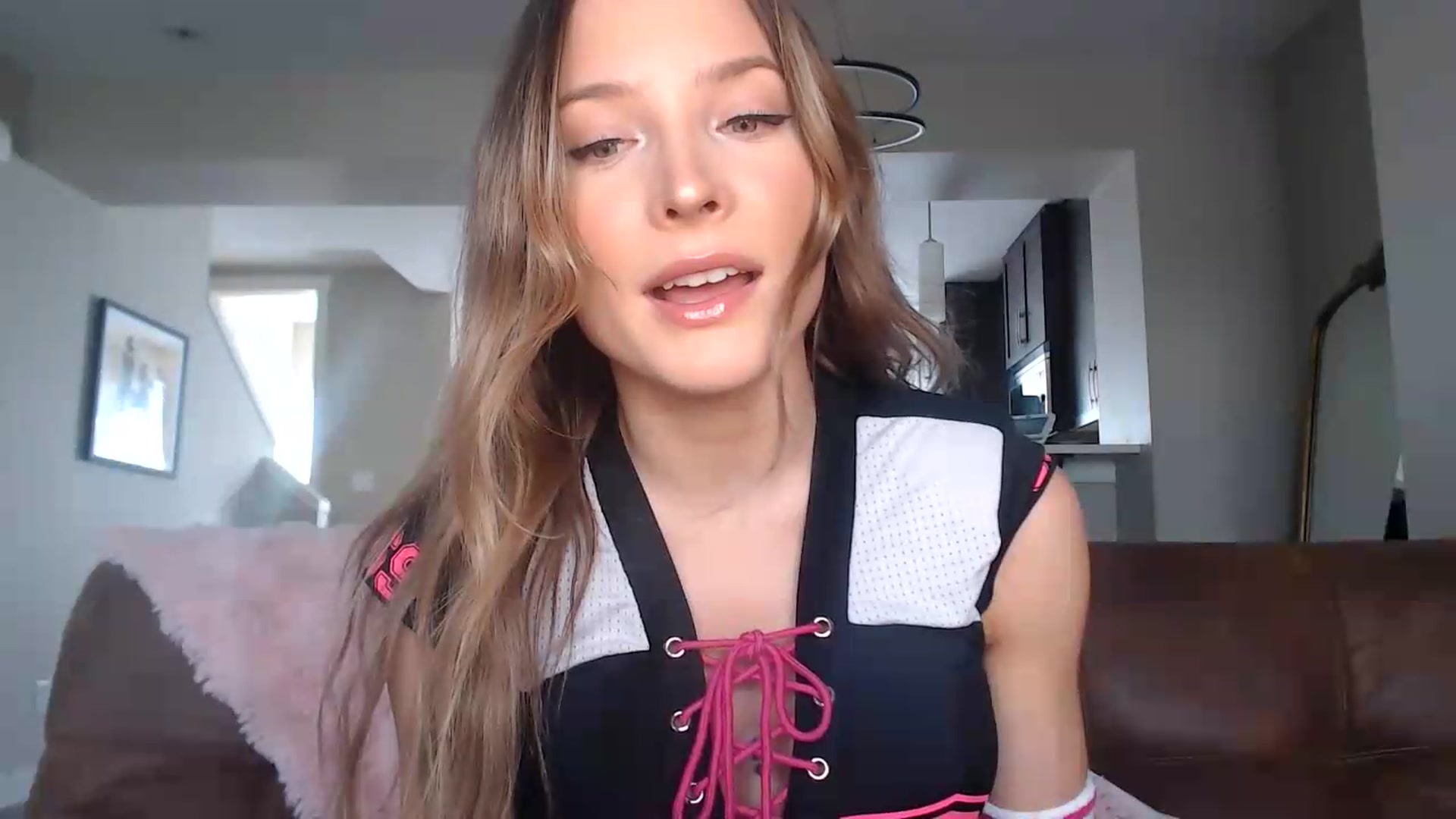 Gallery image thumbnail from AlexisWildest's myfreecams stream on, 06/05/2026, 01:42 image 6 of 20