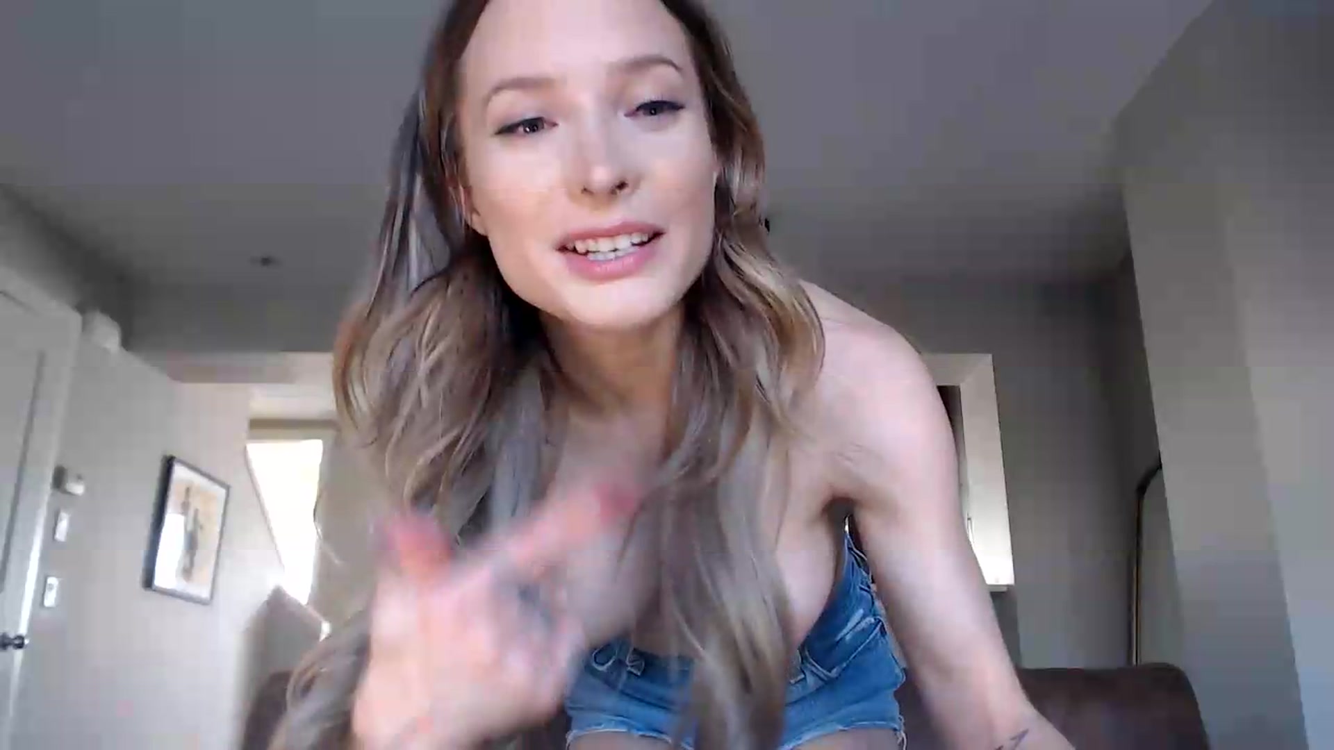 Gallery image thumbnail from AlexisWildest's myfreecams stream on, 07/12/2026, 01:51 image 9 of 20