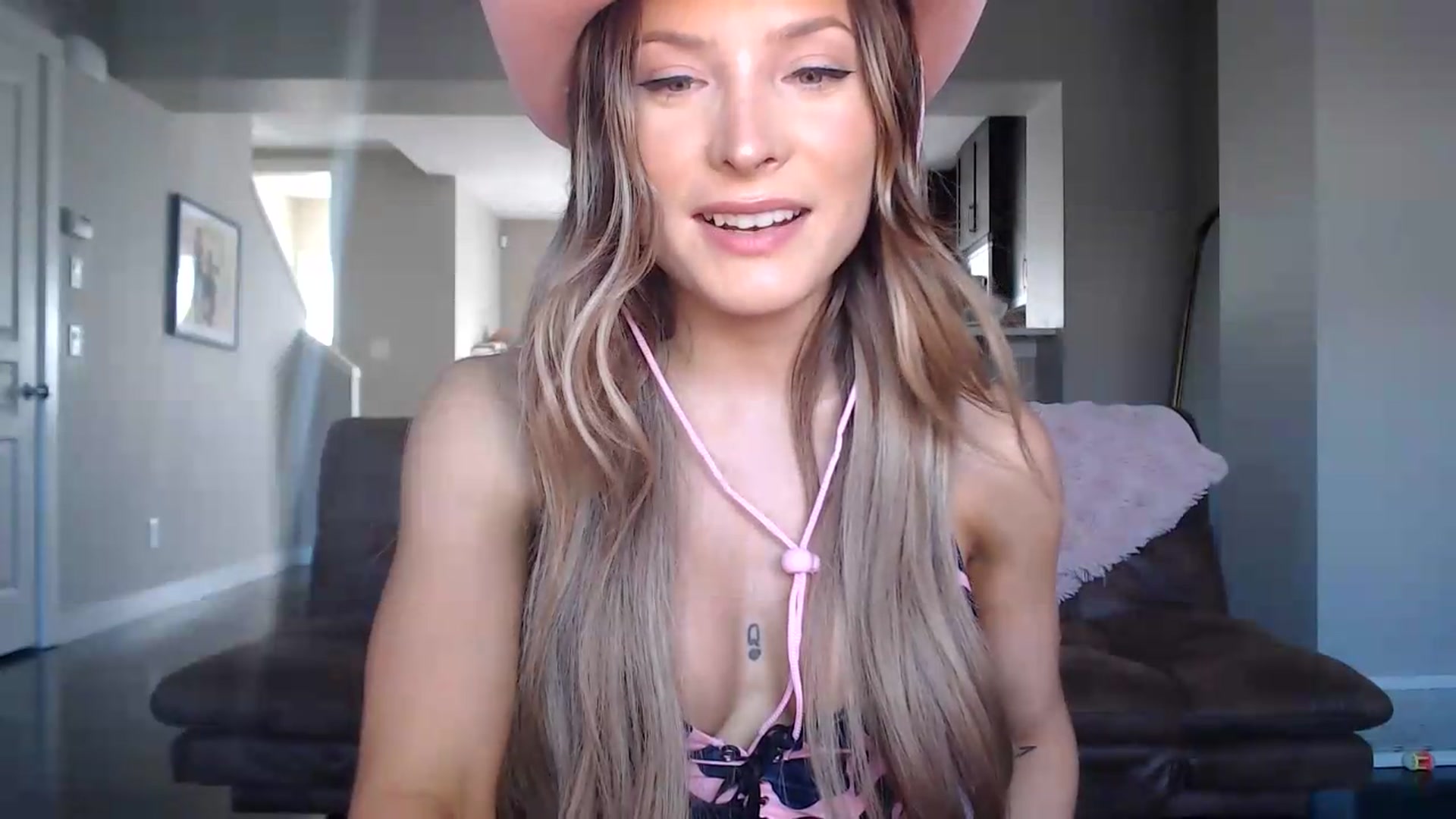 Gallery image thumbnail from AlexisWildest's myfreecams stream on, 07/16/2026, 03:35 image 4 of 20