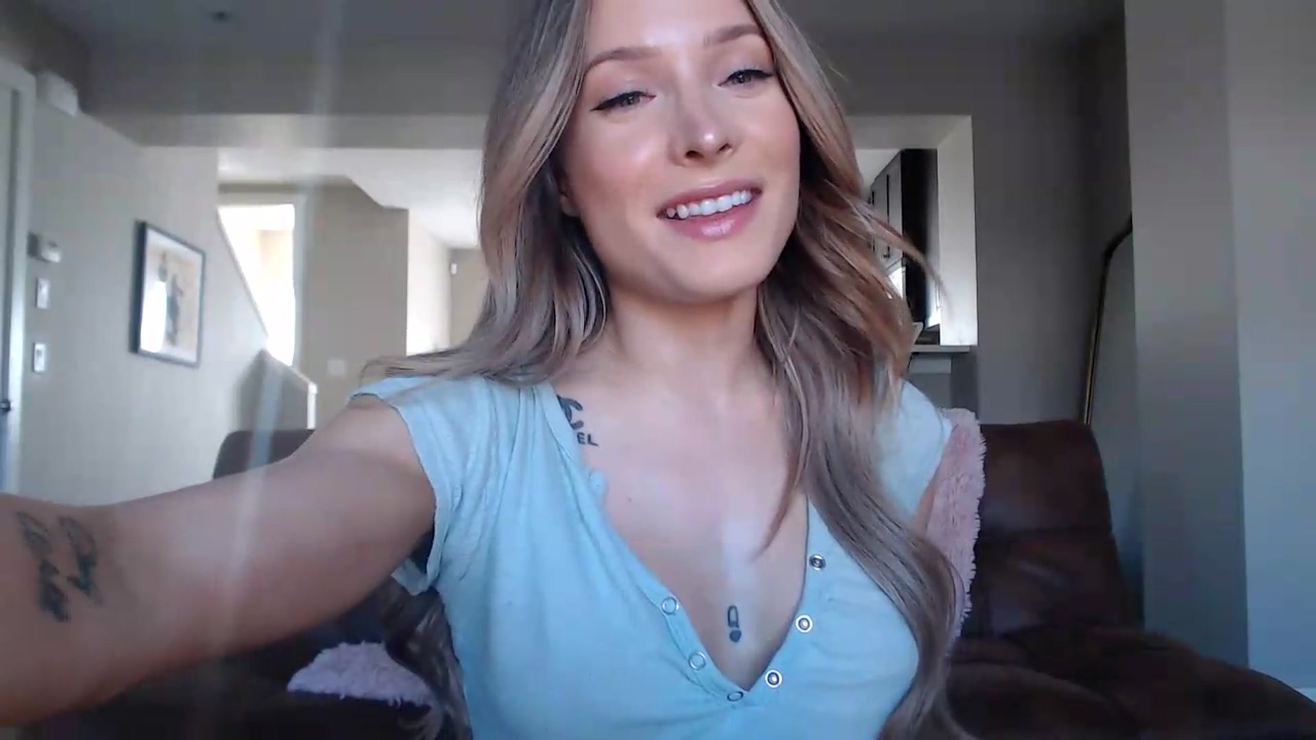 Gallery image thumbnail from AlexisWildest's myfreecams stream on, 07/17/2026, 02:30 image 2 of 20