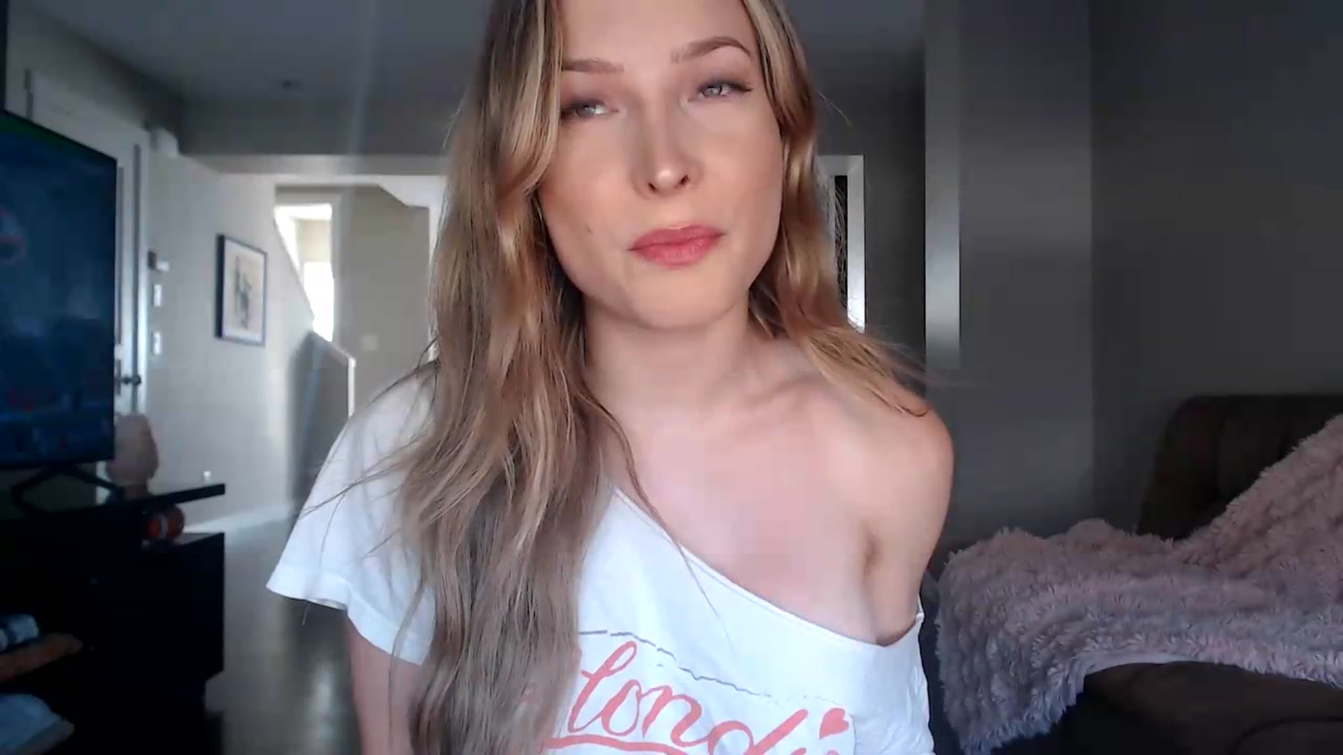 Gallery image thumbnail from AlexisWildest's myfreecams stream on, 08/01/2026, 24:00 image 6 of 20