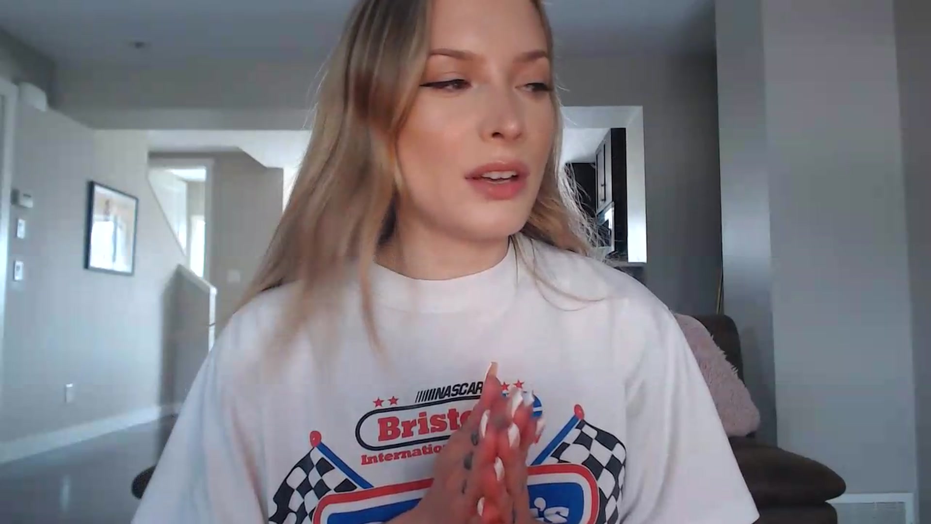 Gallery image thumbnail from AlexisWildest's myfreecams stream on, 08/09/2026, 21:46 image 6 of 20