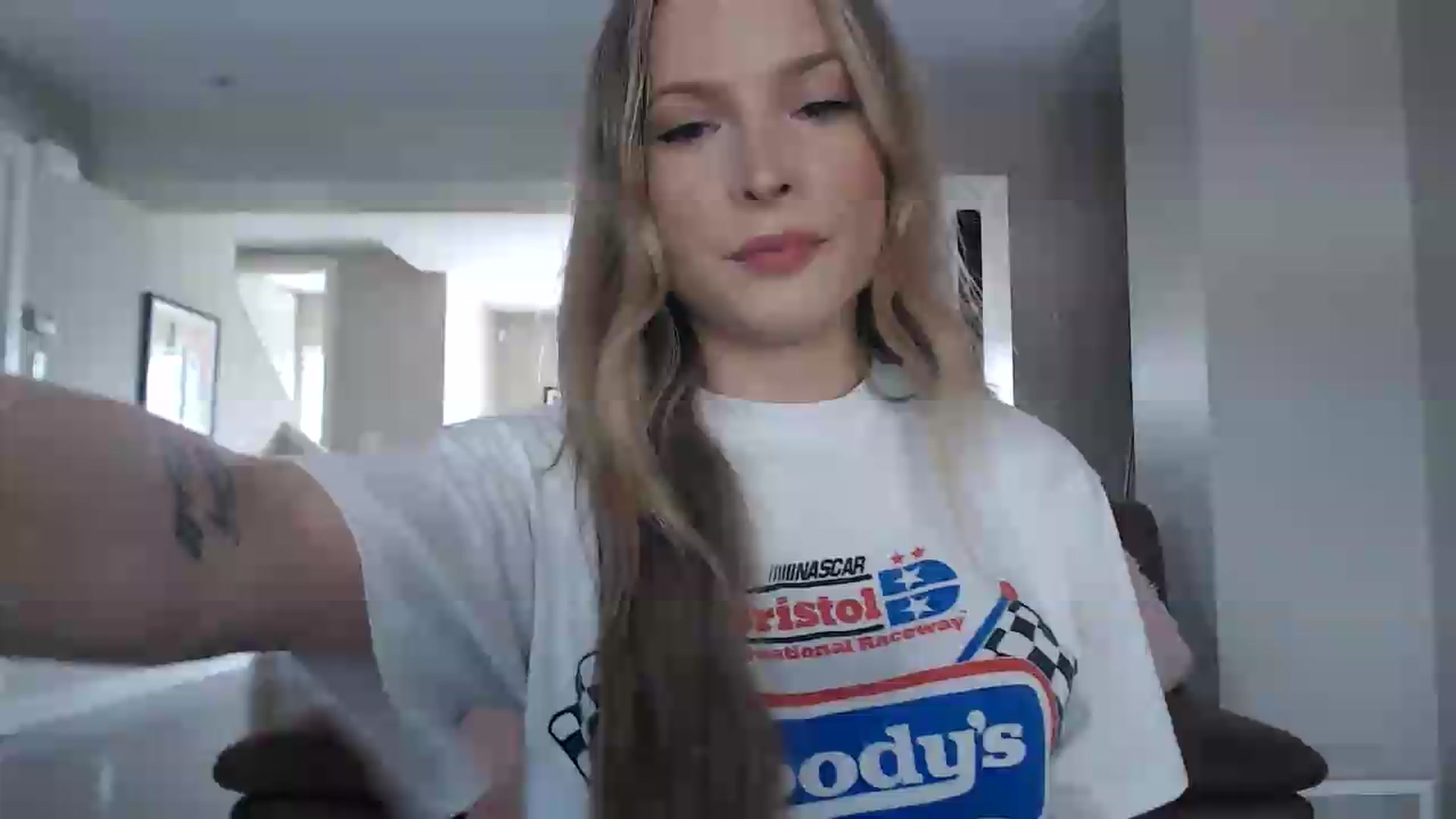 Gallery image thumbnail from AlexisWildest's myfreecams stream on, 08/09/2026, 21:46 image 1 of 20