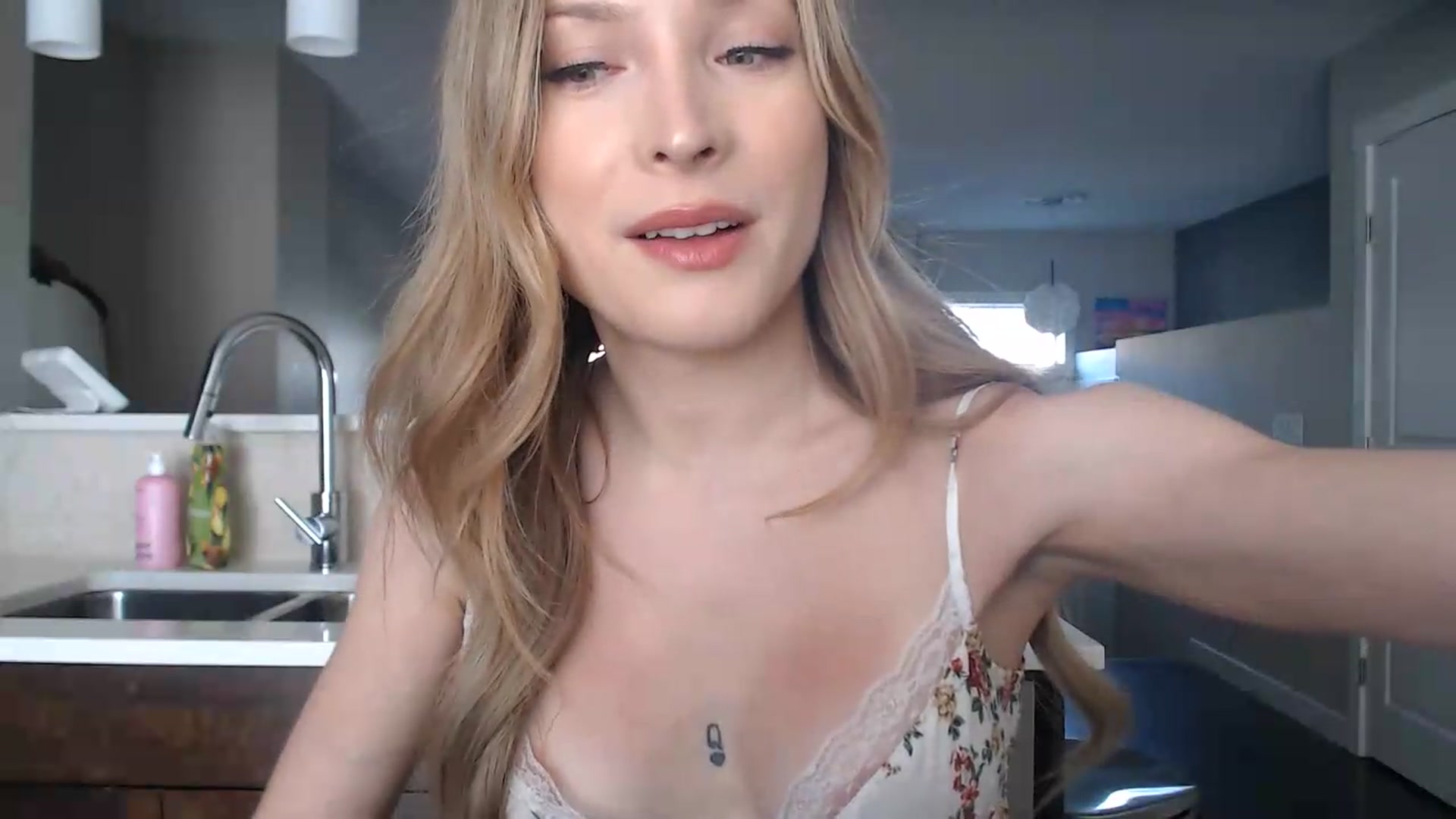 Gallery image thumbnail from AlexisWildest's myfreecams stream on, 08/17/2026, 24:42 image 13 of 20