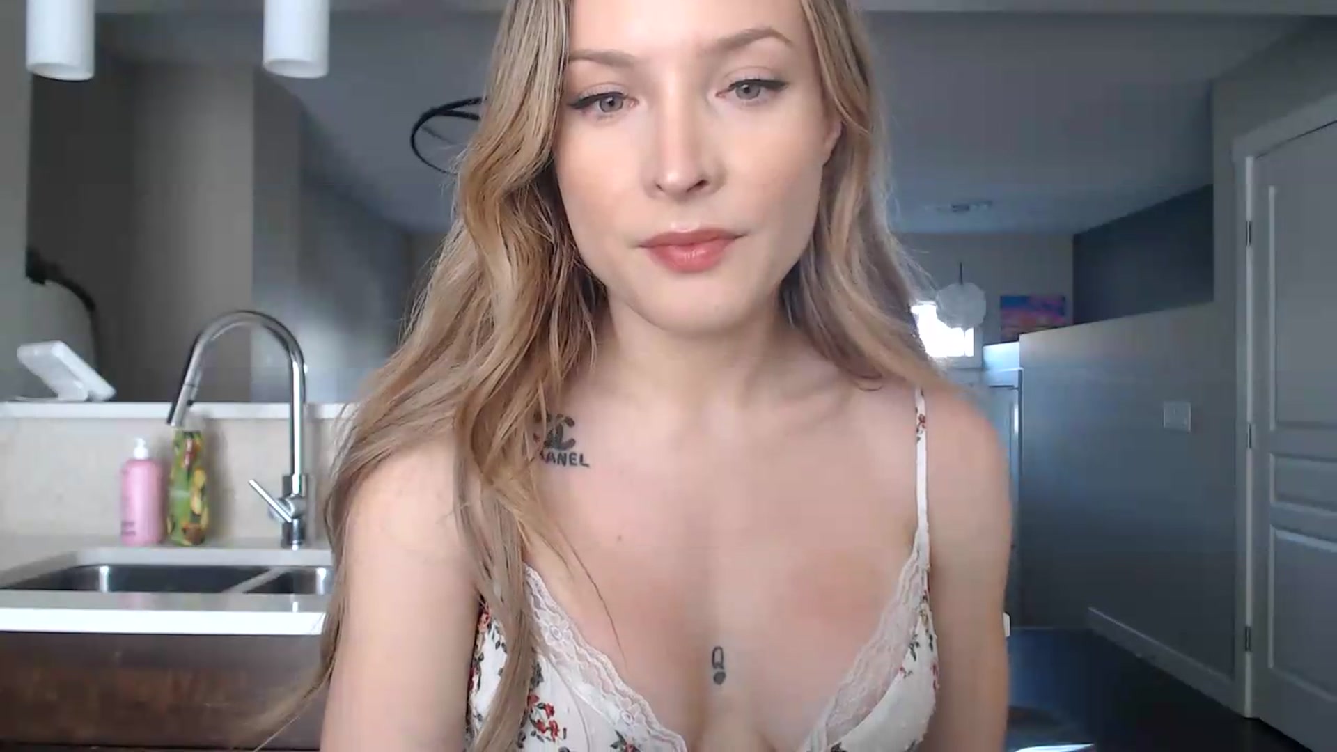 Gallery image thumbnail from AlexisWildest's myfreecams stream on, 08/17/2026, 24:42 image 10 of 20