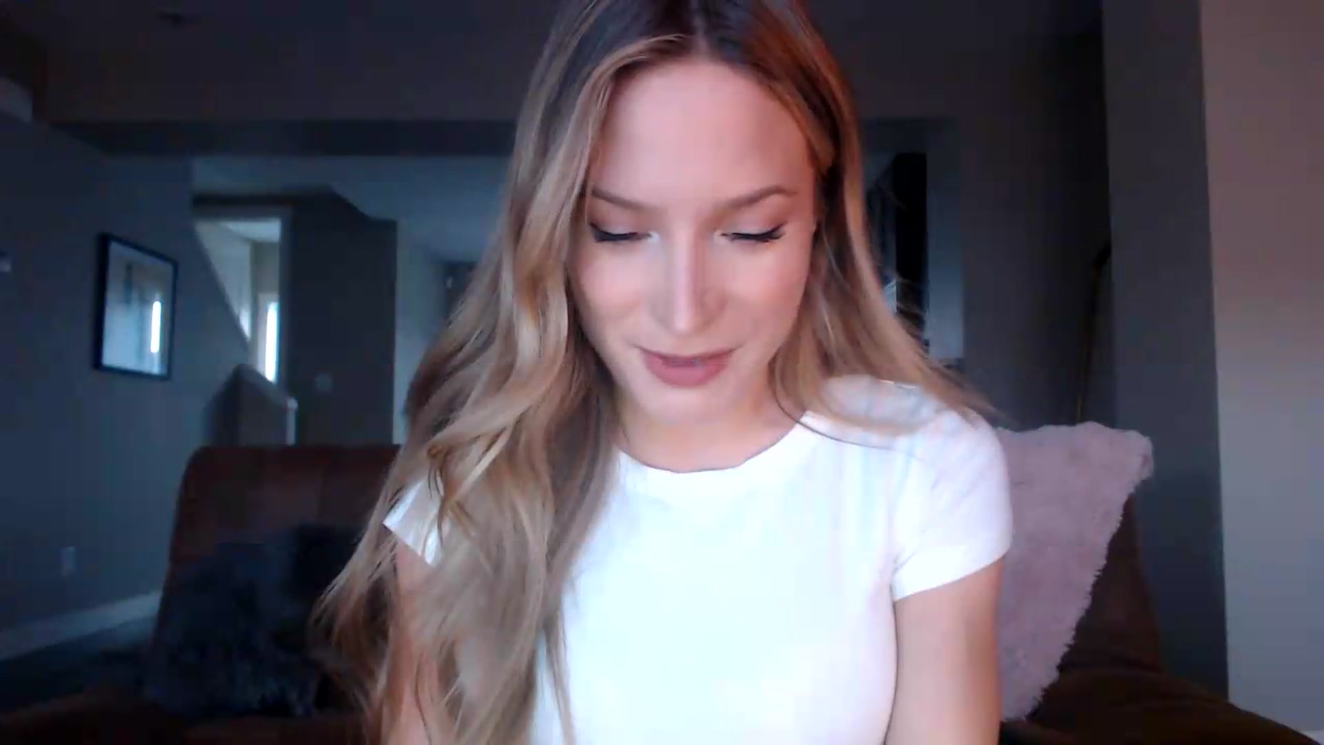 Gallery image thumbnail from AlexisWildest's myfreecams stream on, 08/25/2026, 03:46 image 12 of 20