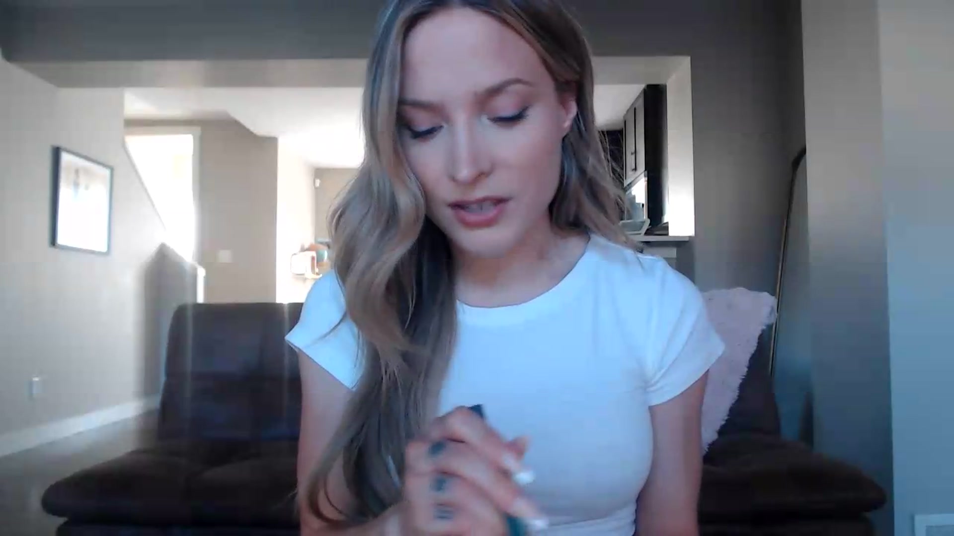 Gallery image thumbnail from AlexisWildest's myfreecams stream on, 08/25/2026, 03:46 image 5 of 20