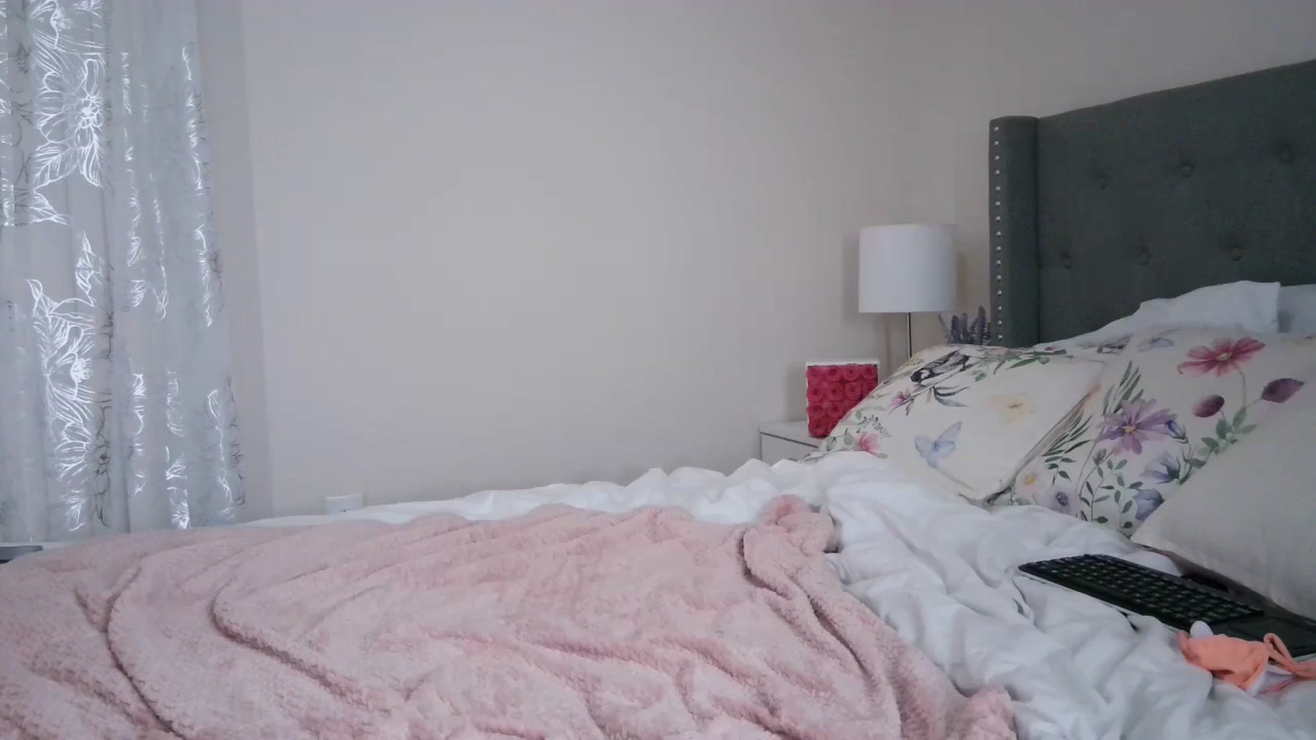Gallery image thumbnail from Alexis_Amorr's myfreecams stream on, 06/26/2024, 01:04 image 16 of 20