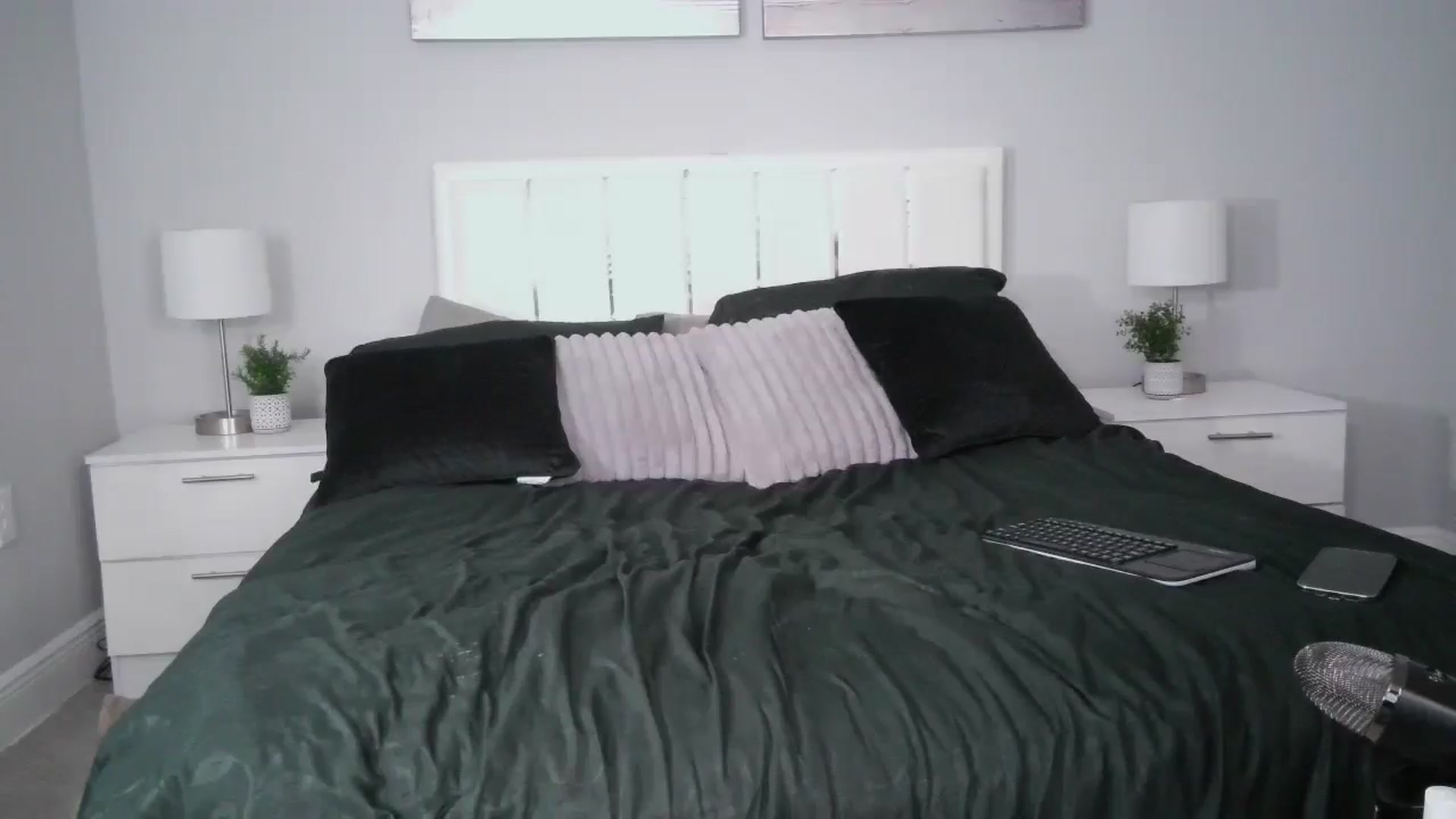 Gallery image thumbnail from Alexis_Amorr's myfreecams stream on, 04/02/2025, 17:18 image 13 of 20