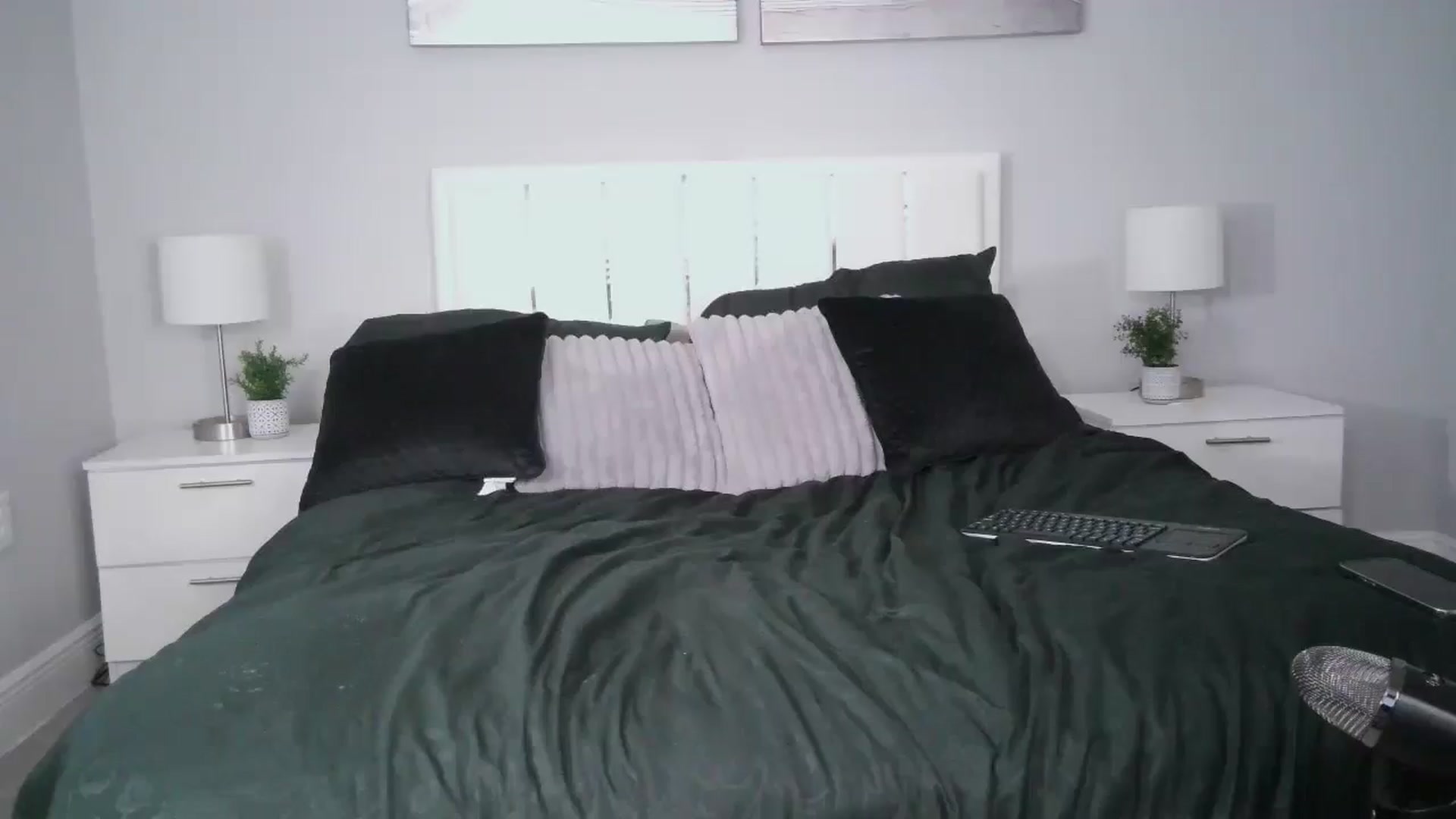 Gallery image thumbnail from Alexis_Amorr's myfreecams stream on, 04/02/2025, 17:54 image 18 of 20