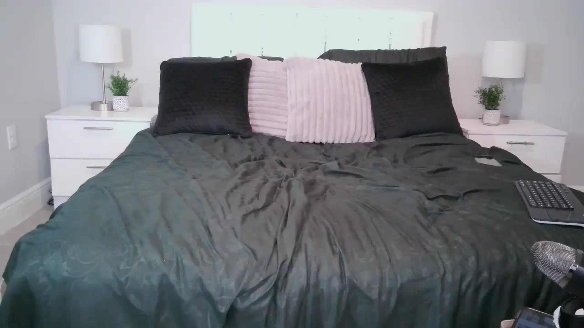 Gallery image thumbnail from Alexis_Amorr's myfreecams stream on, 04/07/2025, 14:54 image 14 of 20