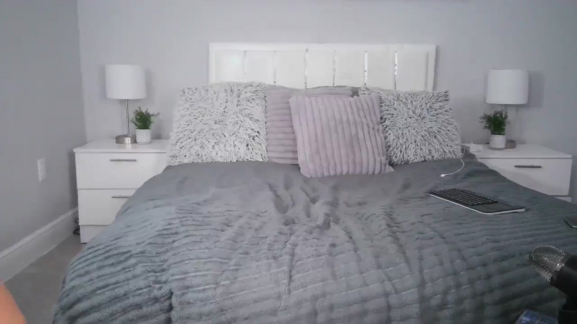 Gallery image thumbnail from Alexis_Amorr's myfreecams stream on, 04/15/2025, 19:01 image 5 of 20