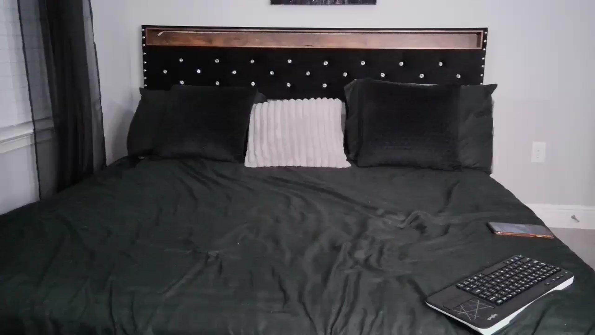 Gallery image thumbnail from Alexis_Amorr's myfreecams stream on, 05/18/2025, 24:55 image 20 of 20