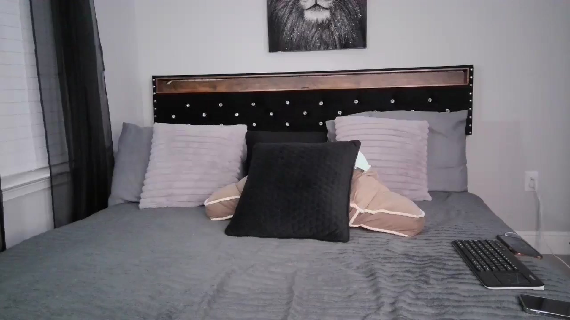 Gallery image thumbnail from Alexis_Amorr's myfreecams stream on, 05/27/2025, 02:05 image 17 of 20