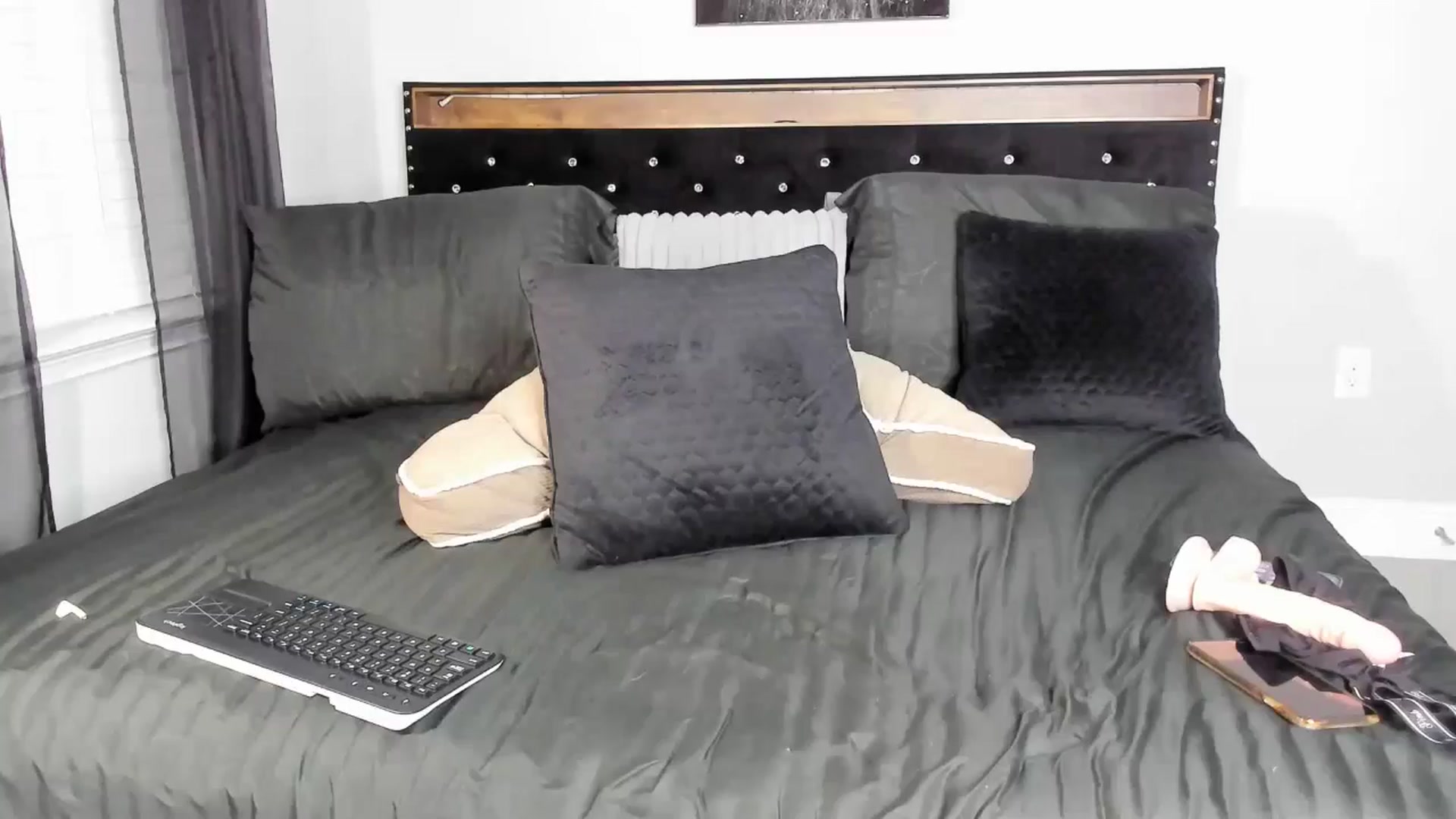 Gallery image thumbnail from Alexis_Amorr's myfreecams stream on, 07/10/2025, 01:33 image 18 of 20