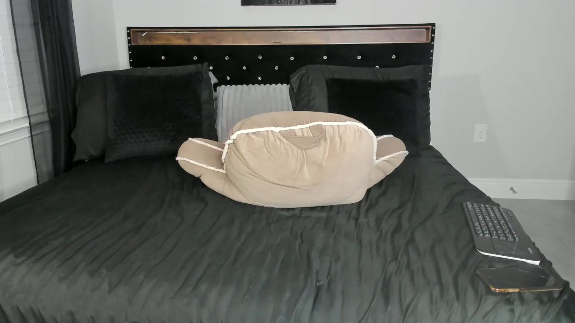 Gallery image thumbnail from Alexis_Amorr's myfreecams stream on, 07/15/2025, 01:31 image 15 of 20