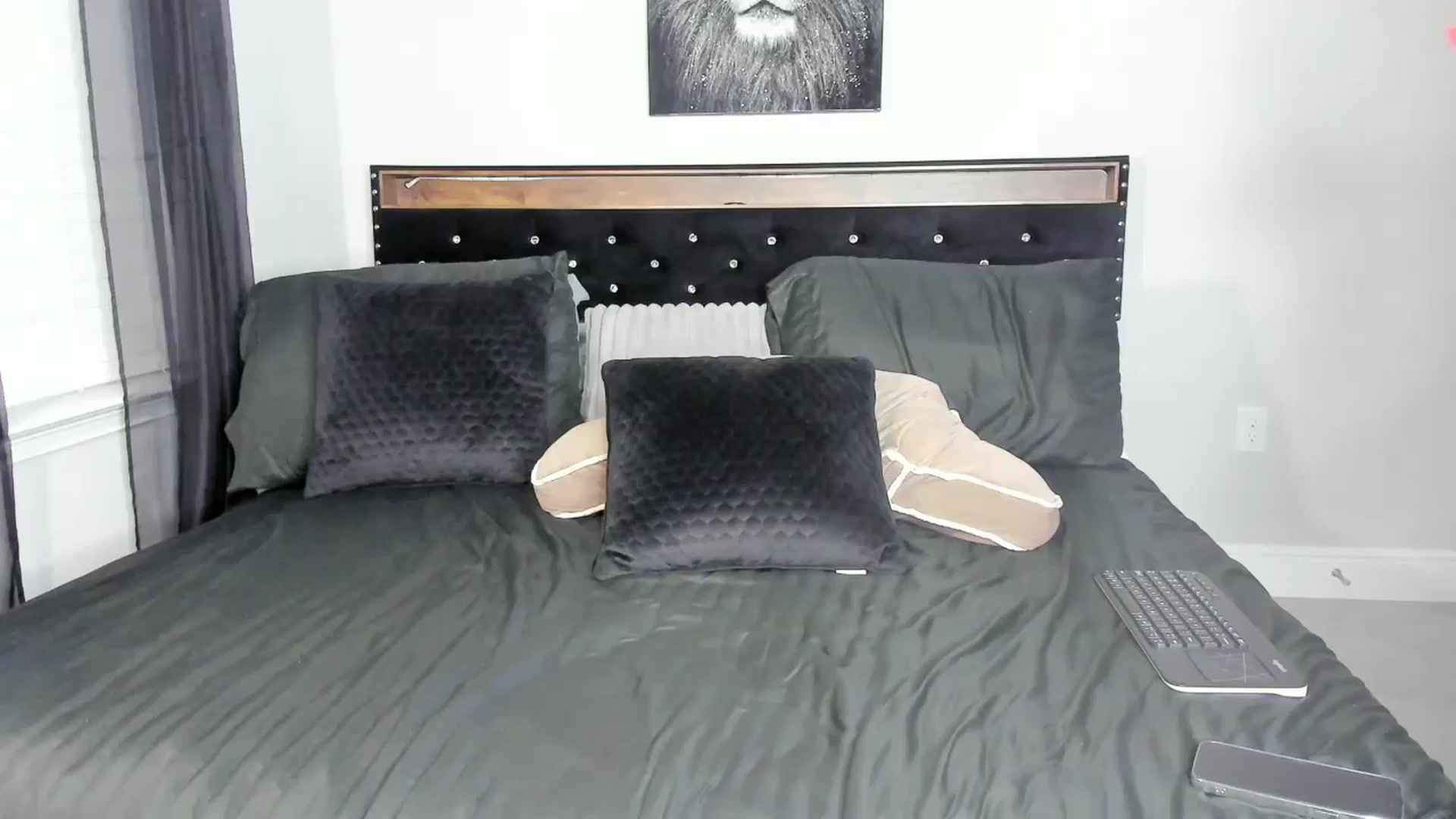 Gallery image thumbnail from Alexis_Amorr's myfreecams stream on, 07/15/2025, 03:35 image 1 of 20