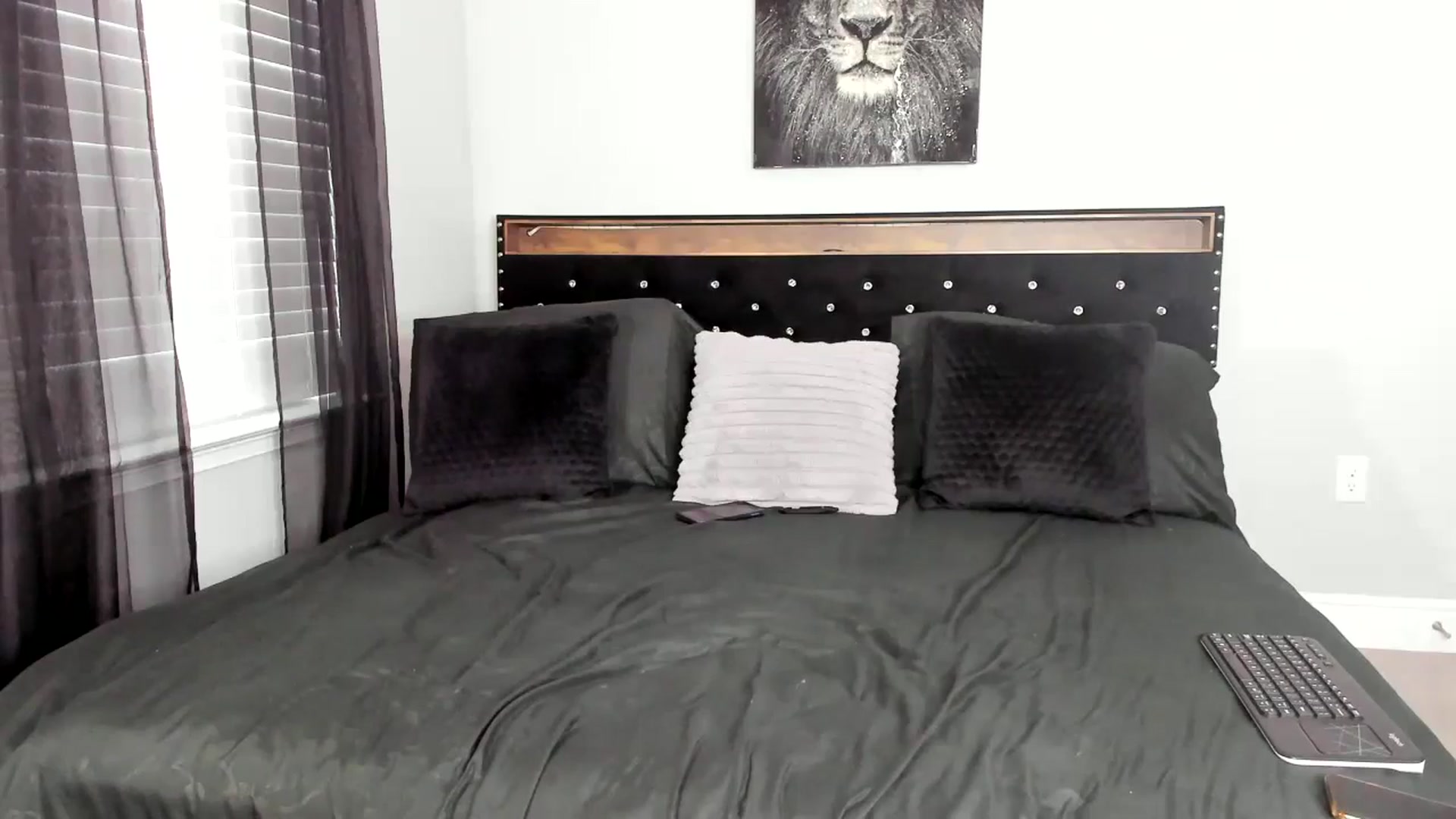 Gallery image thumbnail from Alexis_Amorr's myfreecams stream on, 08/12/2025, 21:33 image 10 of 20