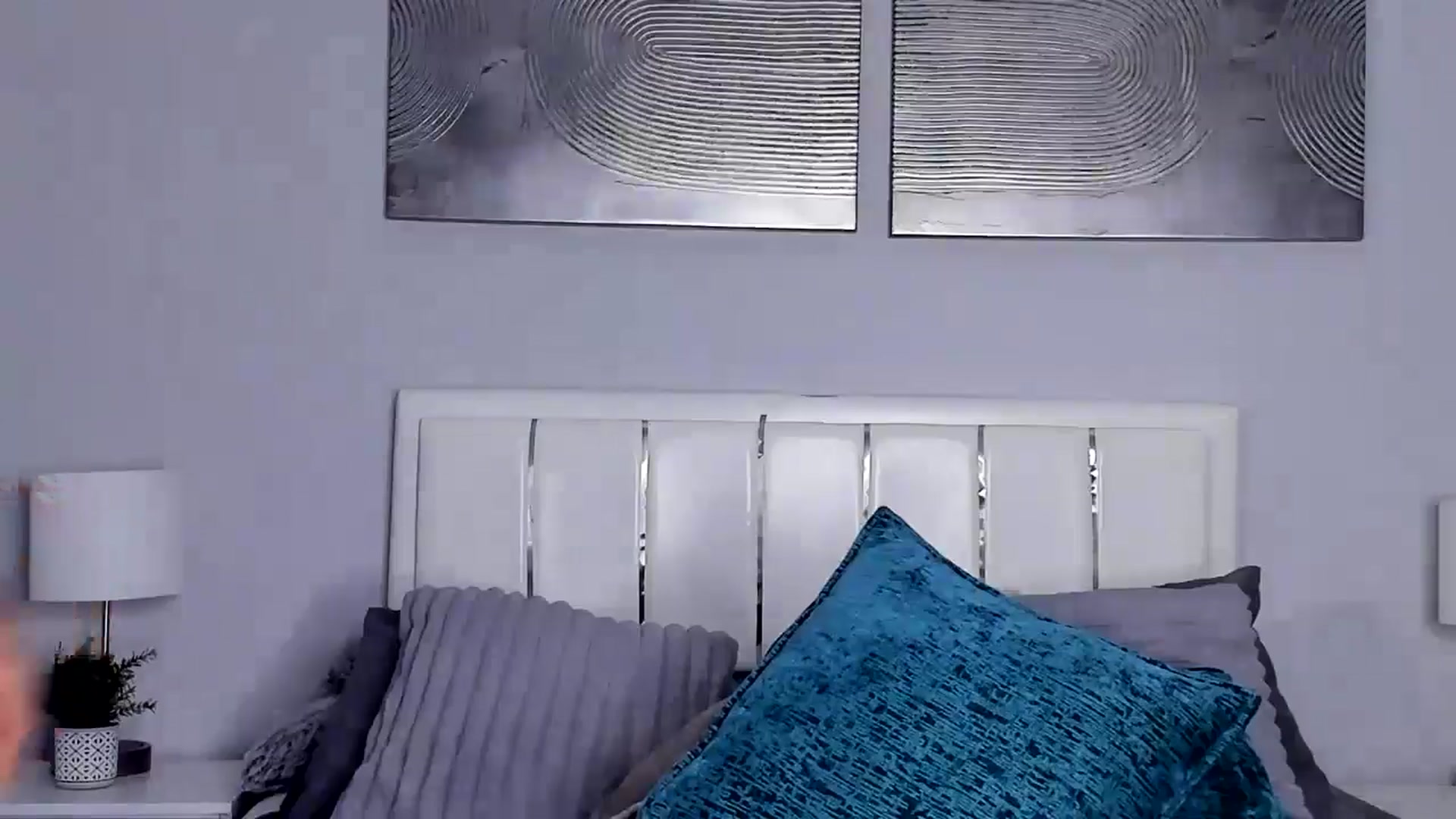 Gallery image thumbnail from Alexis_Amorr's myfreecams stream on, 09/19/2025, 24:52 image 15 of 20