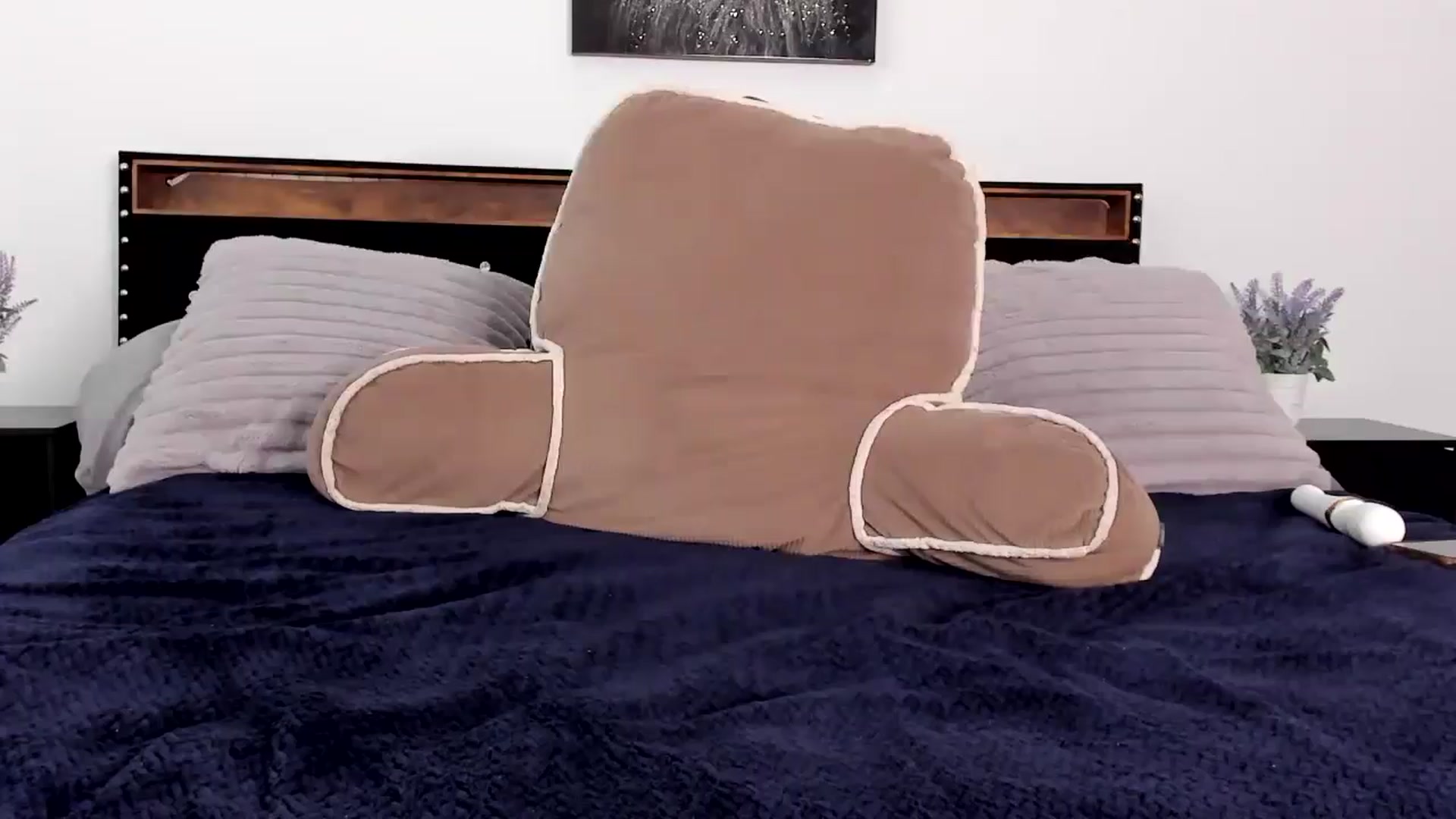 Gallery image thumbnail from Alexis_Amorr's myfreecams stream on, 01/04/2026, 19:15 image 19 of 20