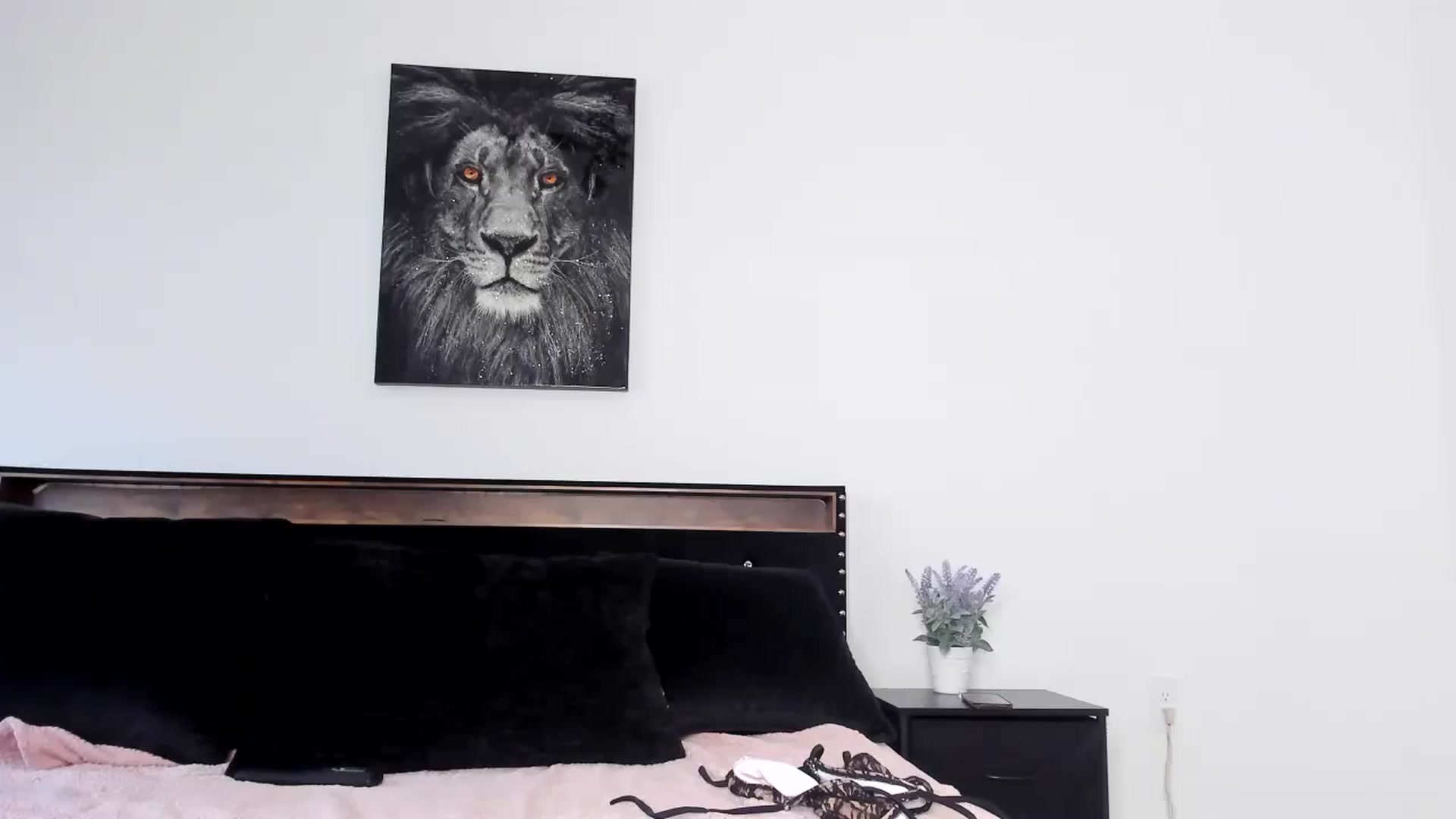 Gallery image thumbnail from Alexis_Amorr's myfreecams stream on, 04/04/2026, 21:48 image 6 of 20