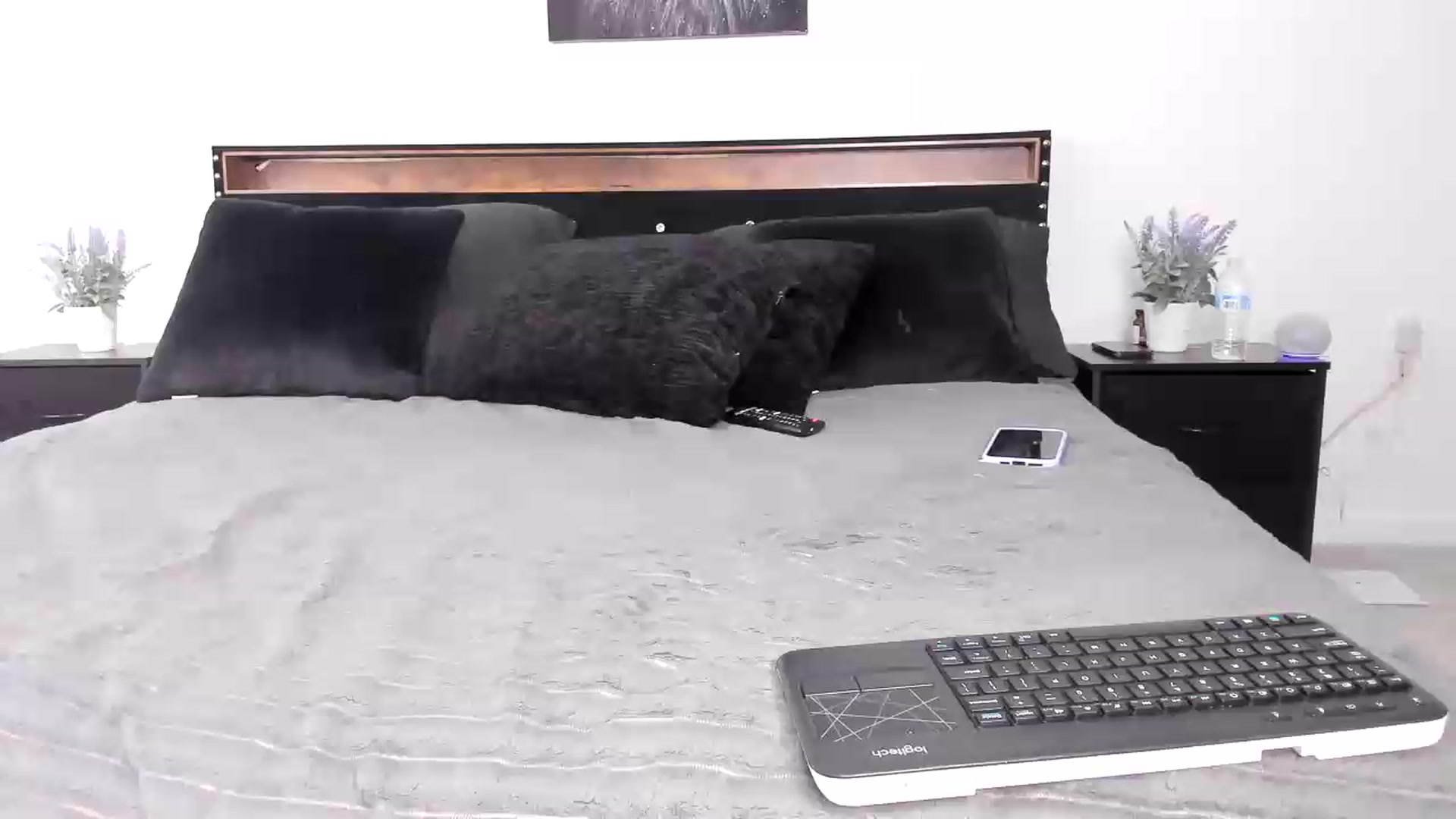 Gallery image thumbnail from Alexis_Amorr's myfreecams stream on, 06/24/2026, 20:32 image 15 of 20