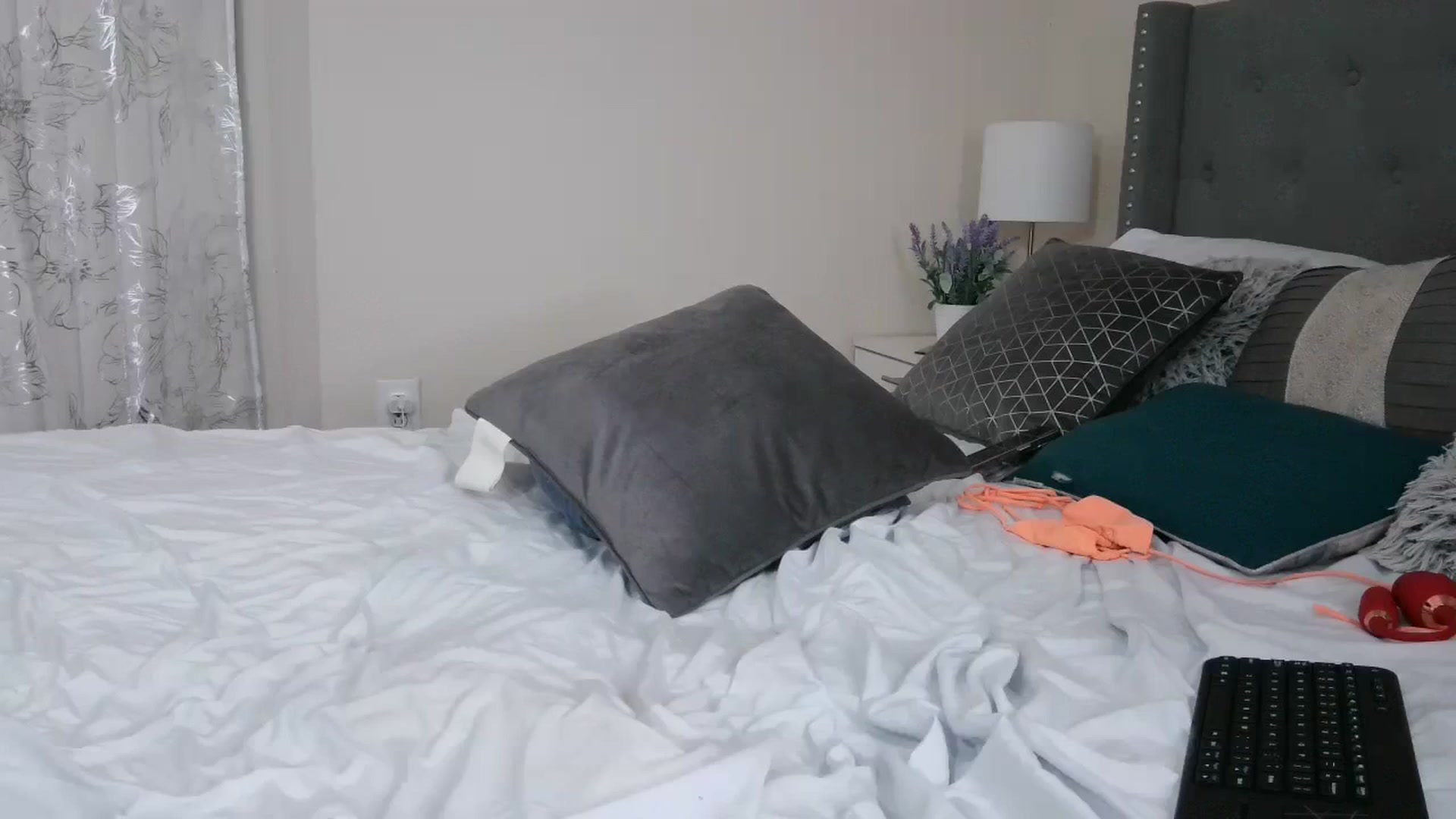 Gallery image thumbnail from Alexis_Amour's myfreecams stream on, 12/02/2023, 07:24 image 1 of 20