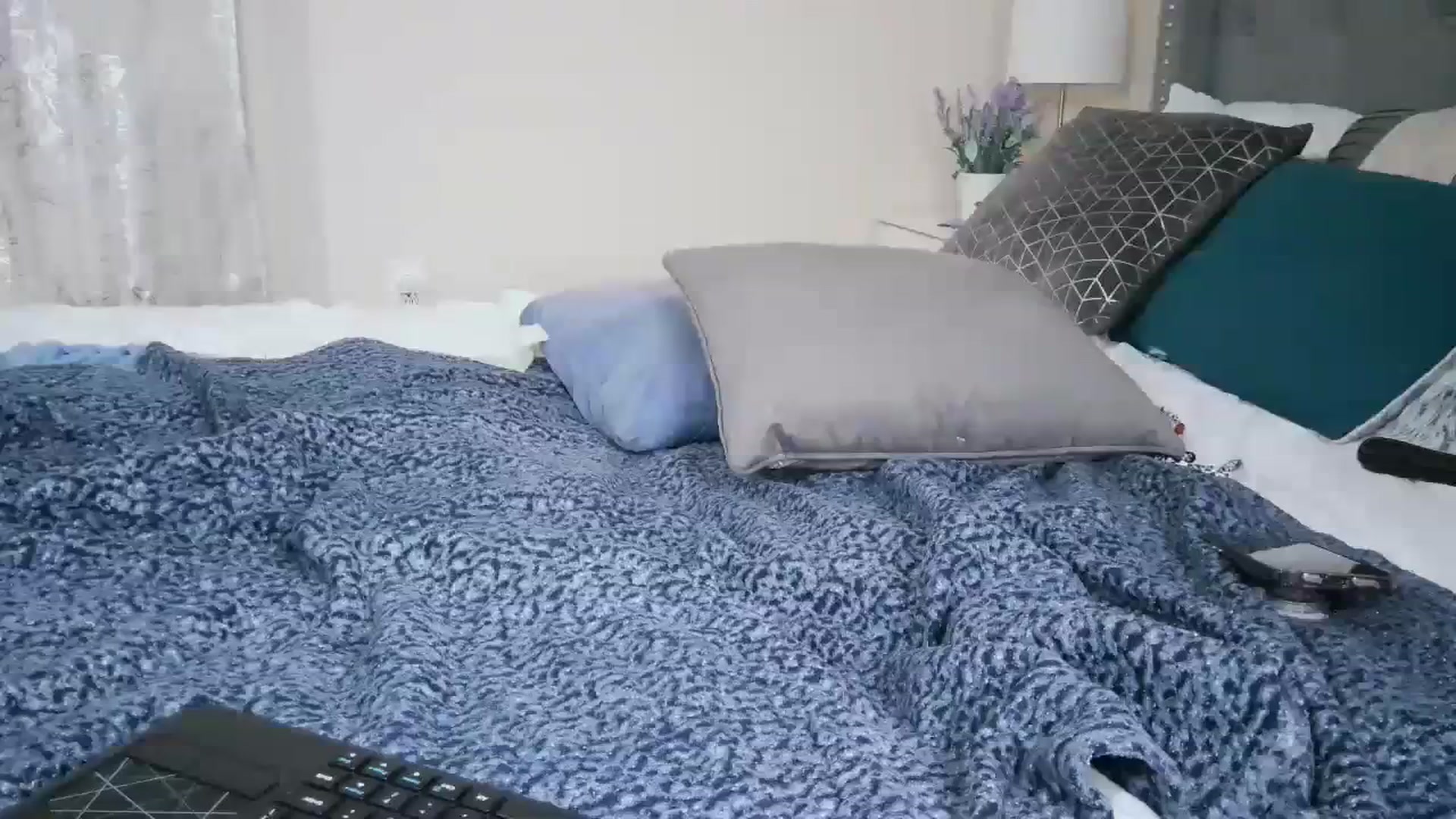 Gallery image thumbnail from Alexis_Amour's myfreecams stream on, 12/04/2023, 02:40 image 19 of 20