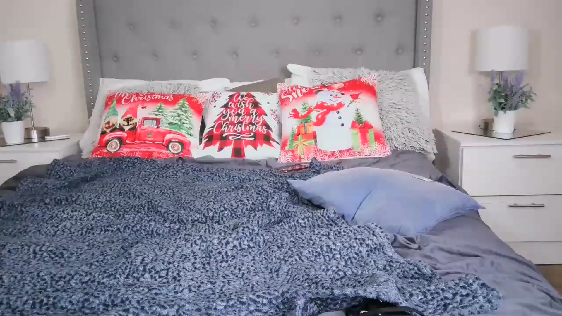 Gallery image thumbnail from Alexis_Amour's myfreecams stream on, 12/18/2023, 06:47 image 15 of 20