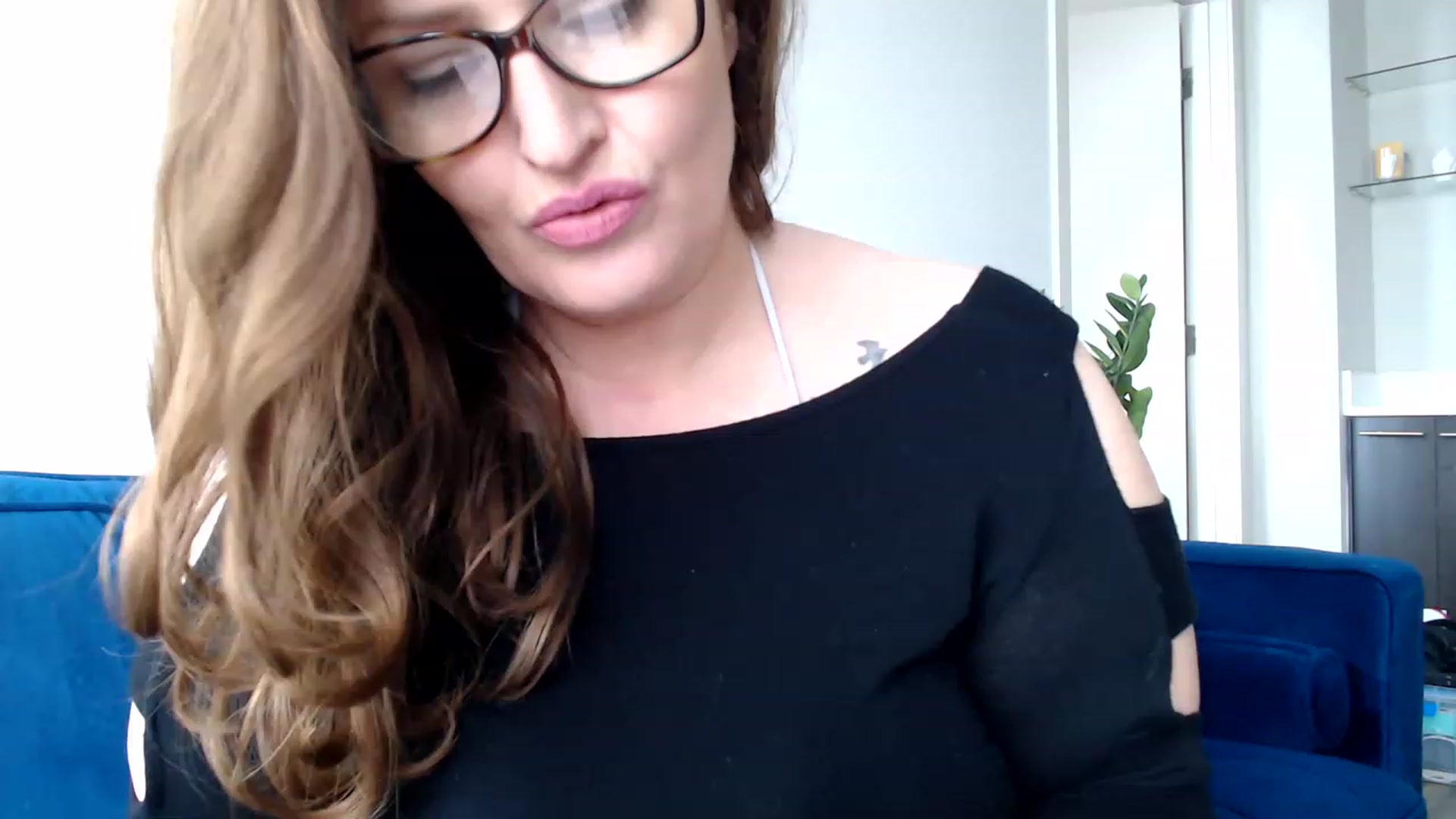 Gallery image thumbnail from Alexis_Anne's myfreecams stream on, 11/26/2022, 17:47 image 1 of 20